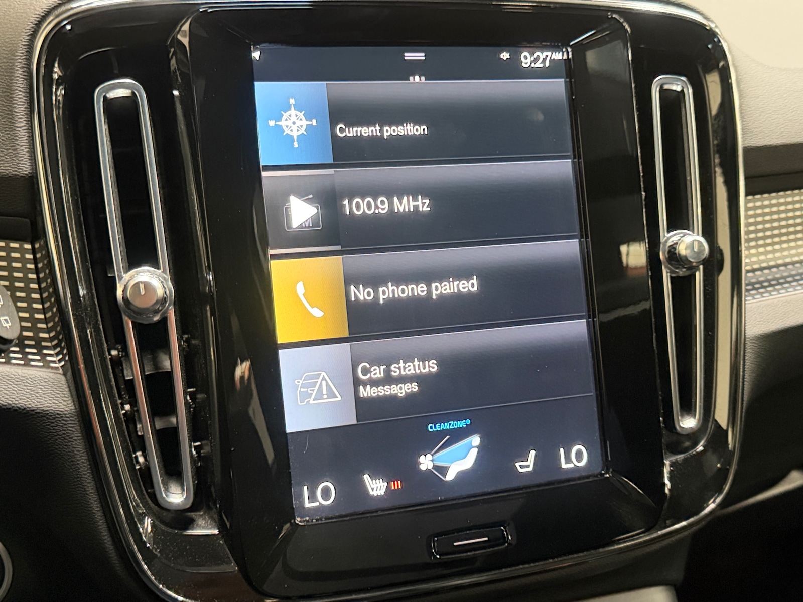 Thumbnail: 2022 Volvo XC40 - 3