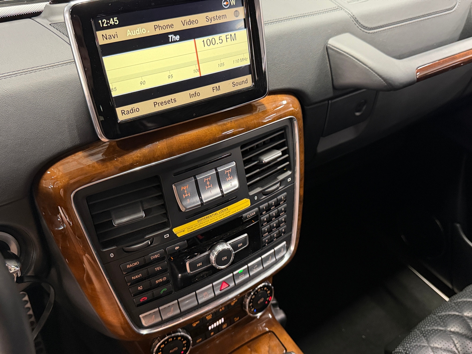 Thumbnail: 2013 Mercedes-Benz G-Class - 3