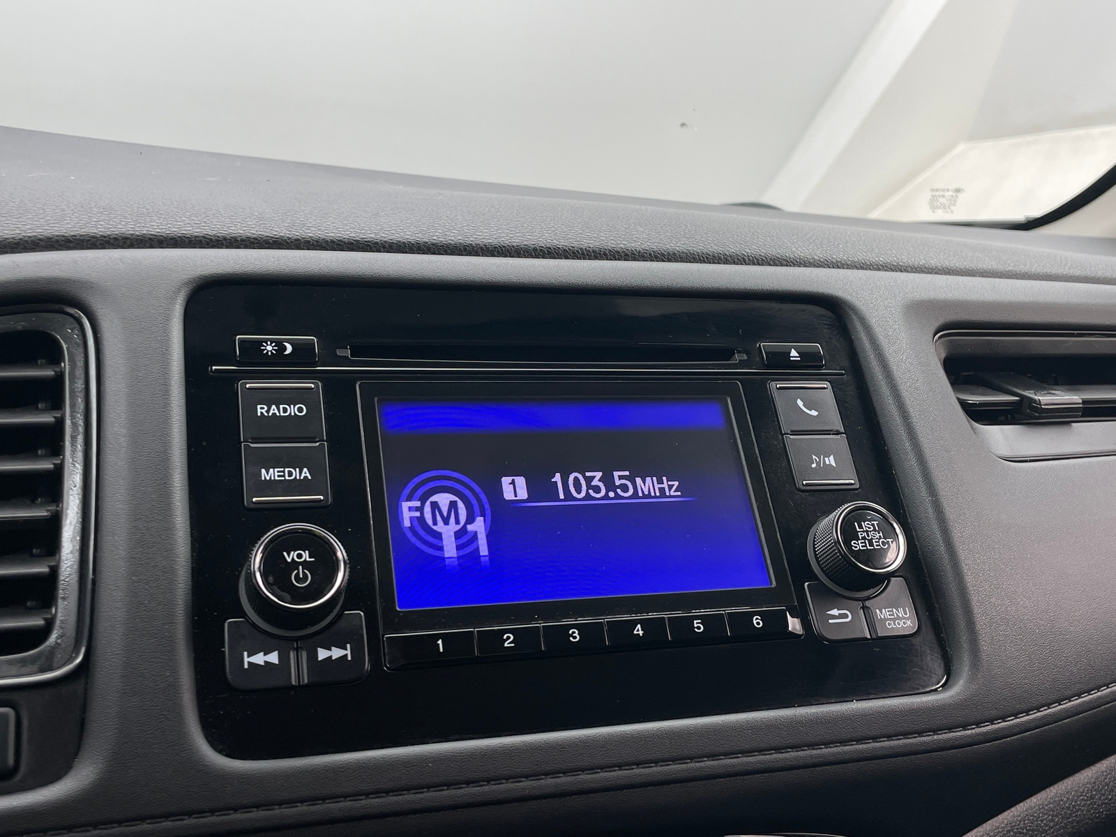Thumbnail: 2022 Honda HR-V - 4