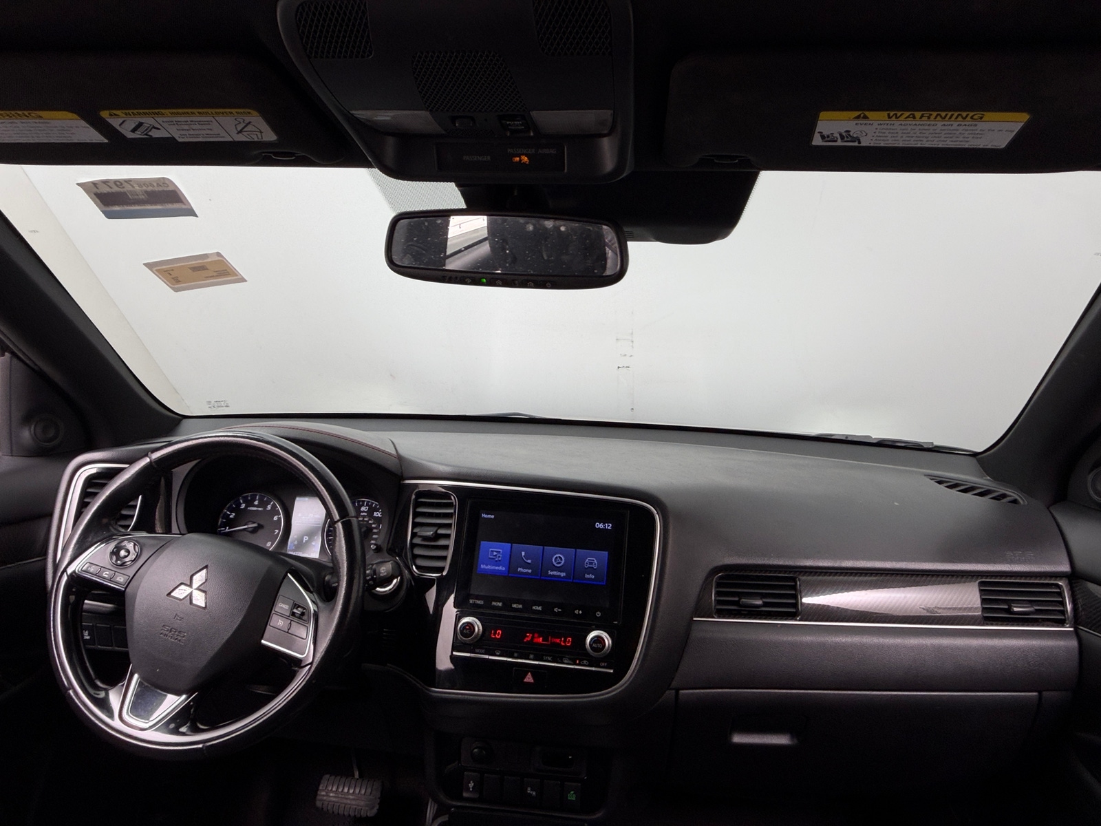 Thumbnail: 2020 Mitsubishi Outlander - 3