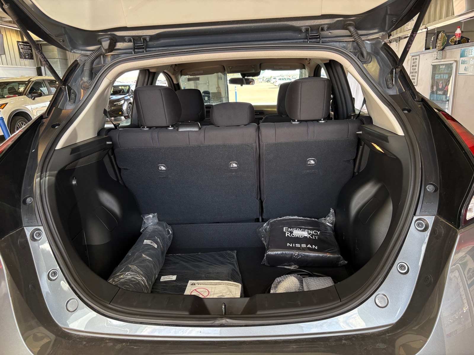 Thumbnail: 2025 Nissan Leaf - 7
