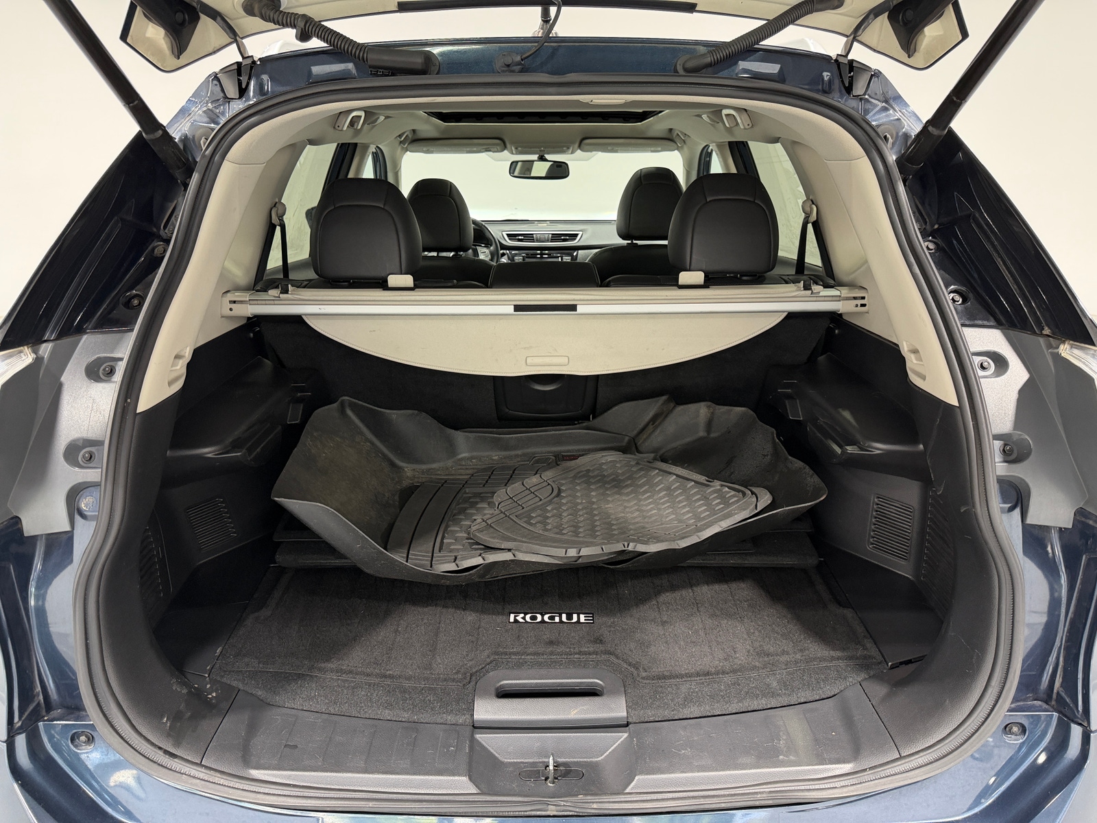 Thumbnail: 2015 Nissan Rogue - 6
