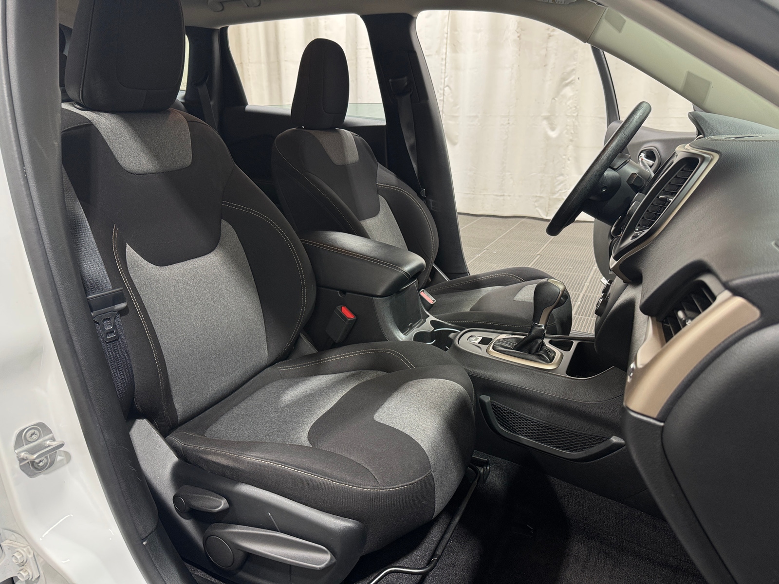 Thumbnail: 2017 Jeep Cherokee - 2