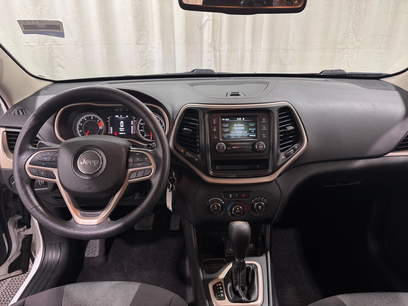 Thumbnail: 2017 Jeep Cherokee - 3