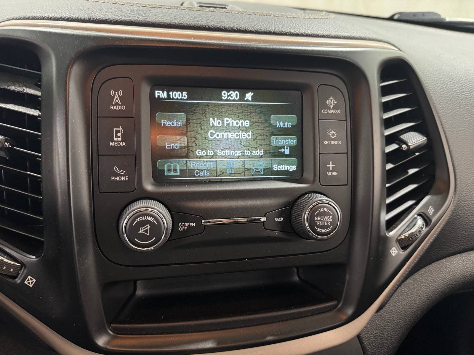 Thumbnail: 2017 Jeep Cherokee - 4