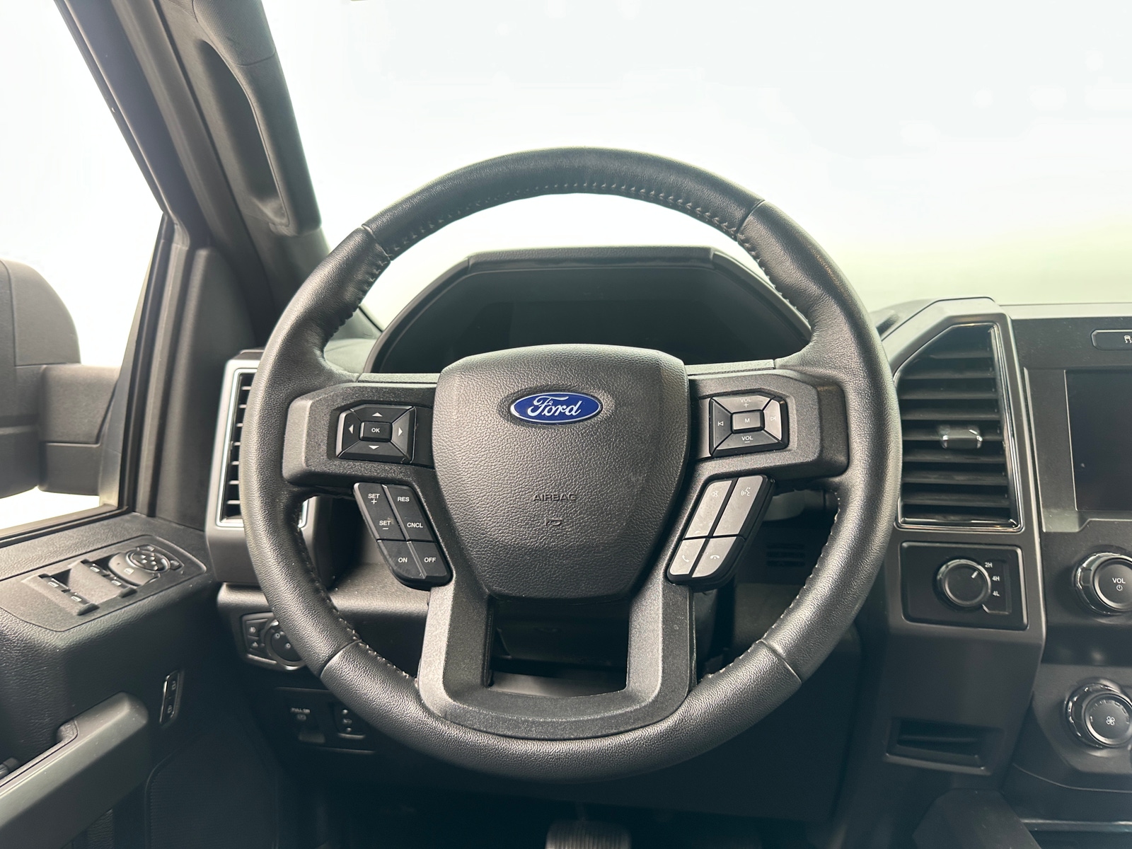 Thumbnail: 2020 Ford Econoline - 5