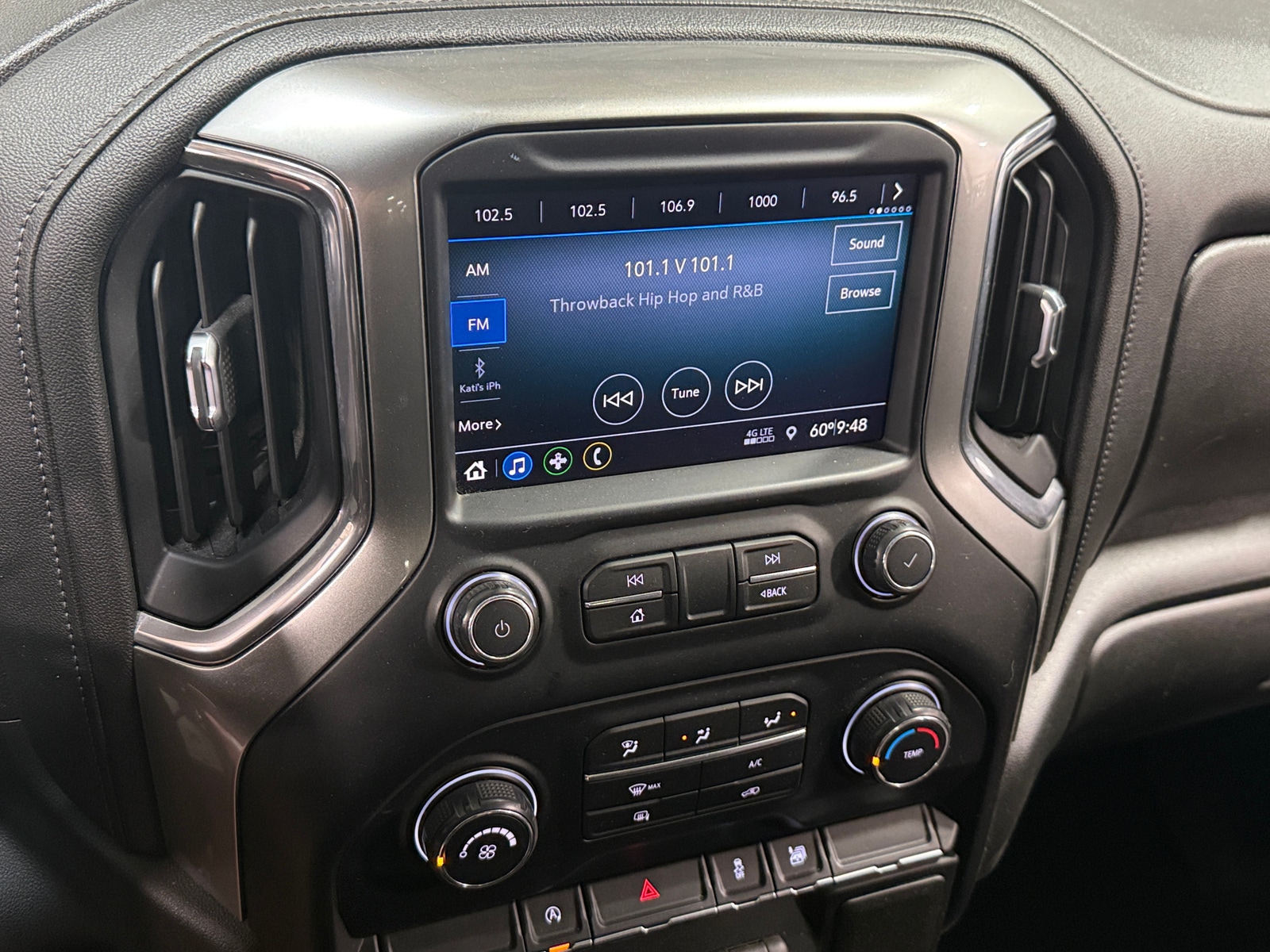 Thumbnail: 2020 Chevrolet Silverado 1500 - 4