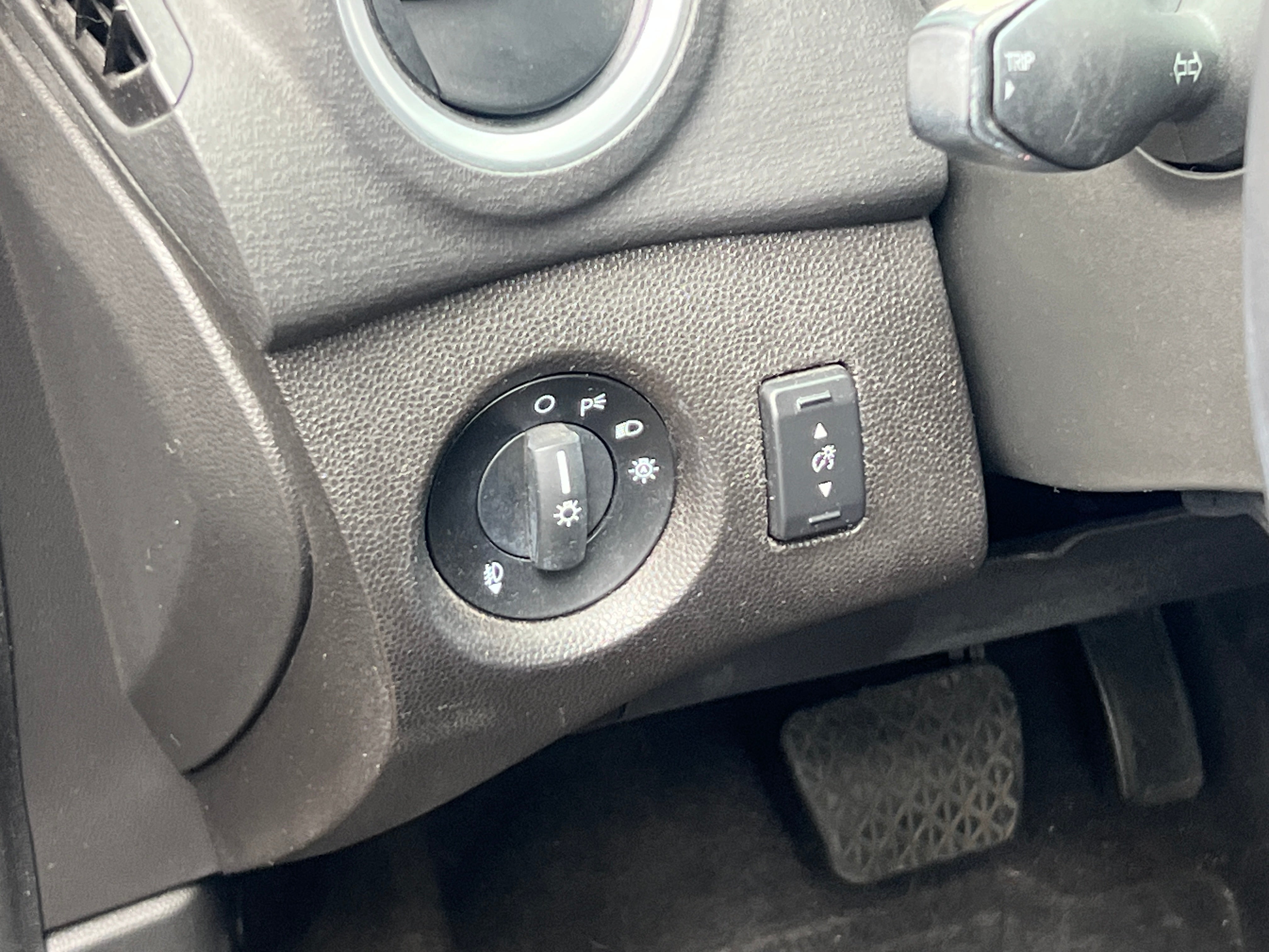 Used 2014 Ford Fiesta SE with VIN 3FADP4BJXEM123390 for sale in South Chesterfield, VA