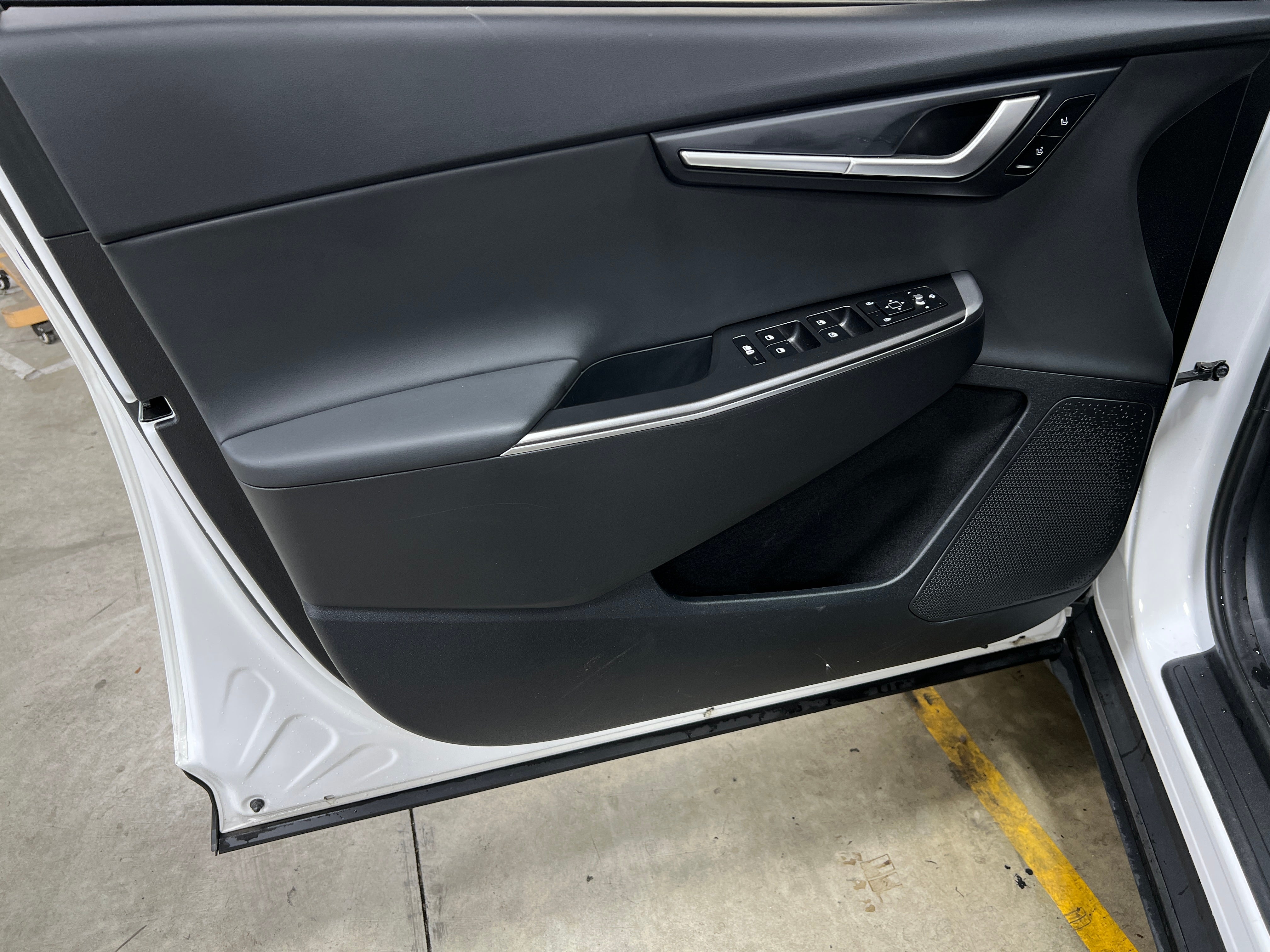 Used 2024 Kia EV6 Light L/R with VIN KNDC3DLC3R5616972 for sale in Auburn, WA