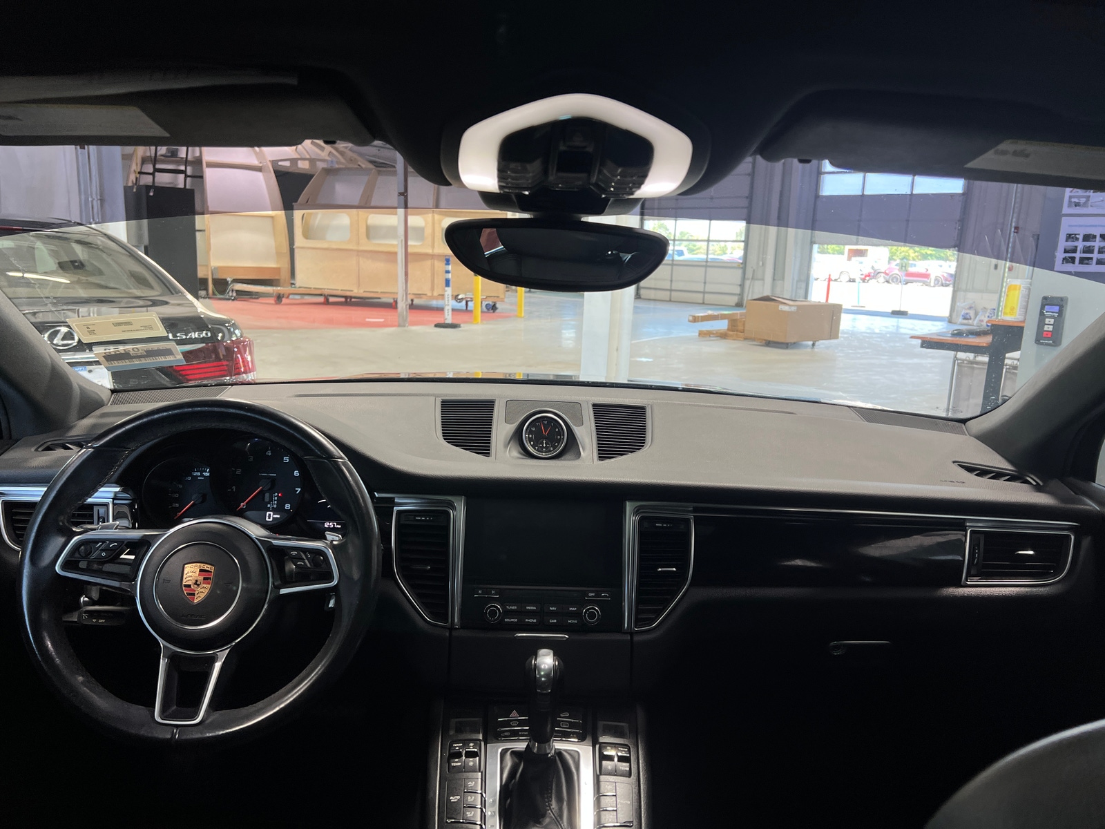 Thumbnail: 2018 Porsche Macan - 2
