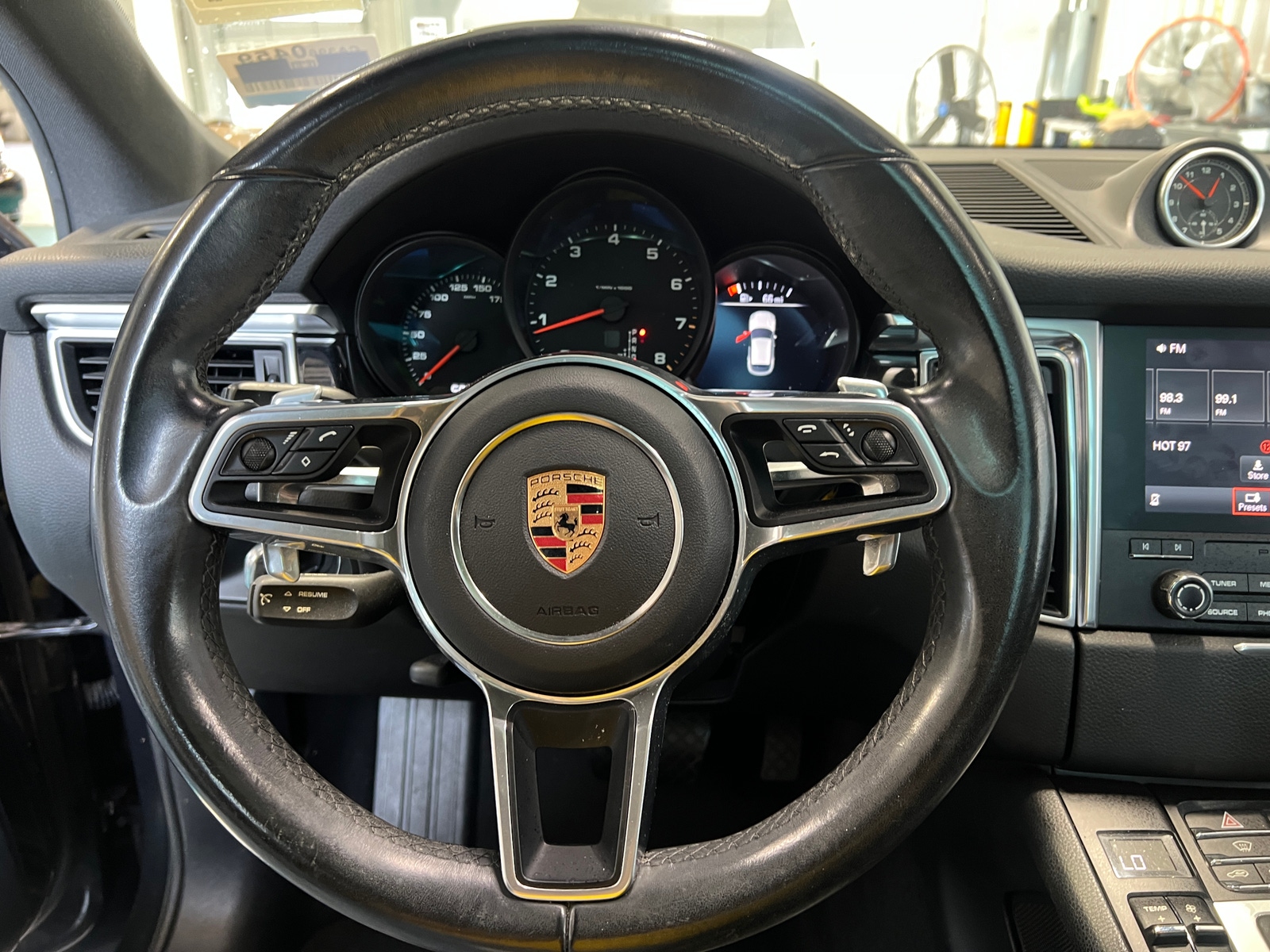 Thumbnail: 2018 Porsche Macan - 4