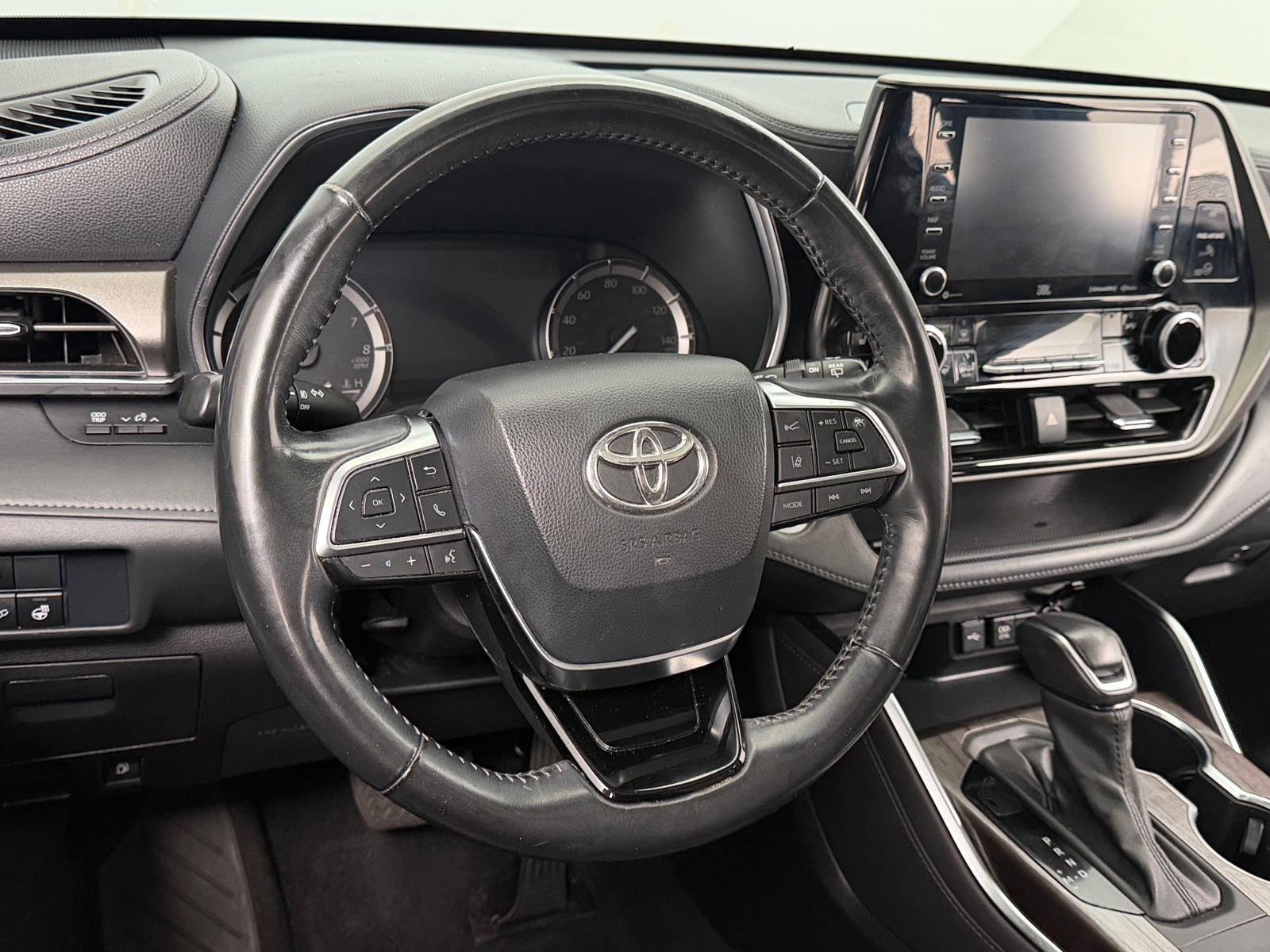 Thumbnail: 2021 Toyota Highlander - 4
