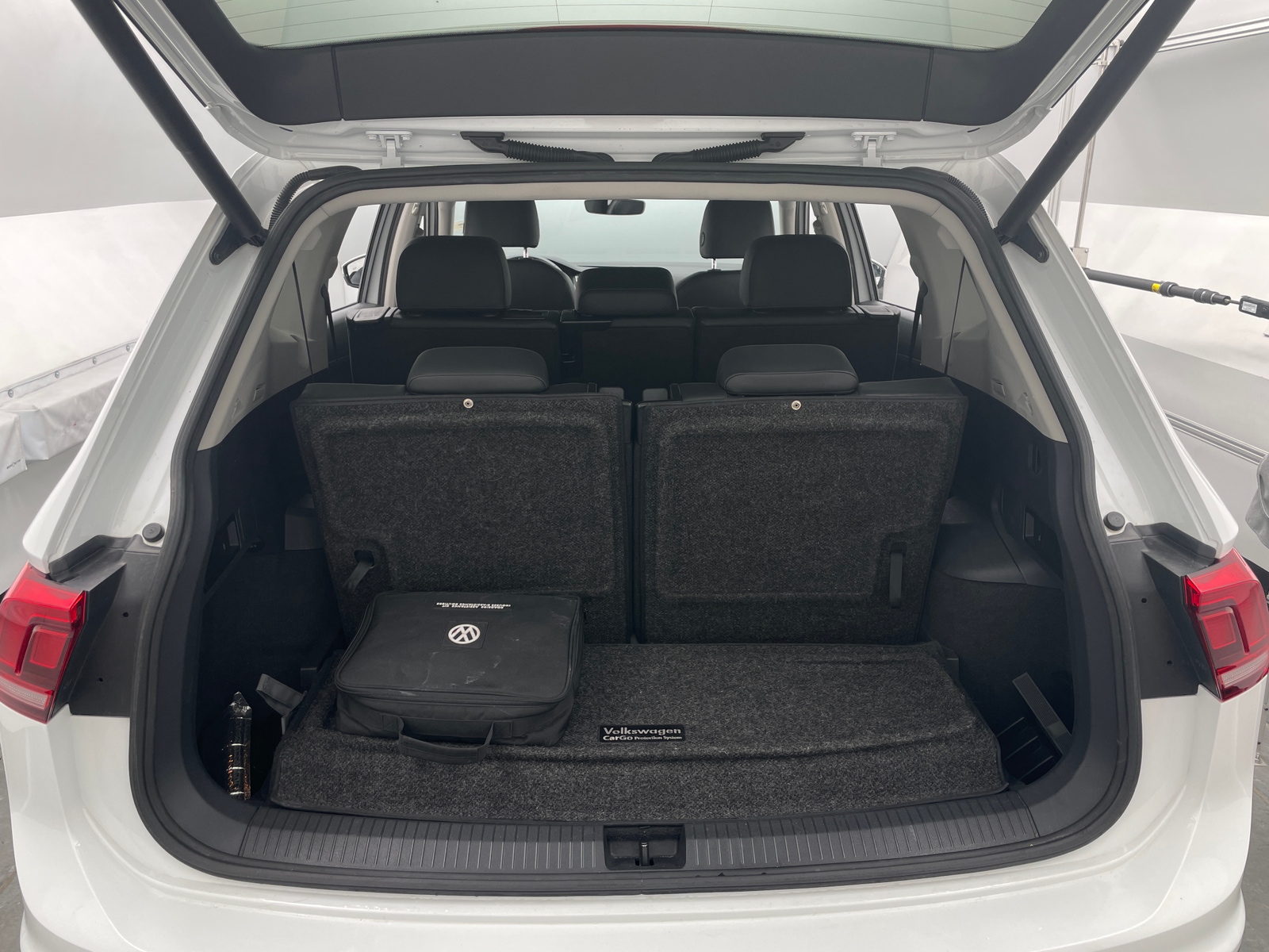 Thumbnail: 2018 Volkswagen Tiguan - 6