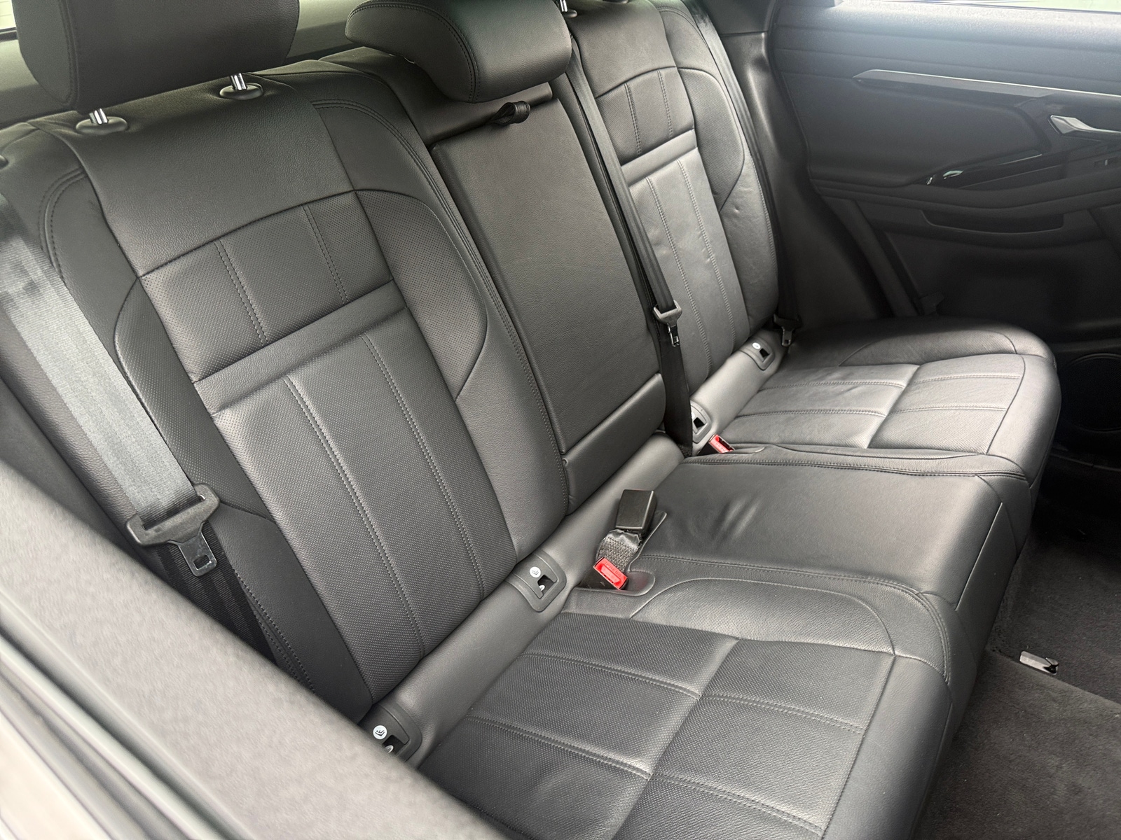 Thumbnail: 2023 Land Rover Range Rover Evoque - 5