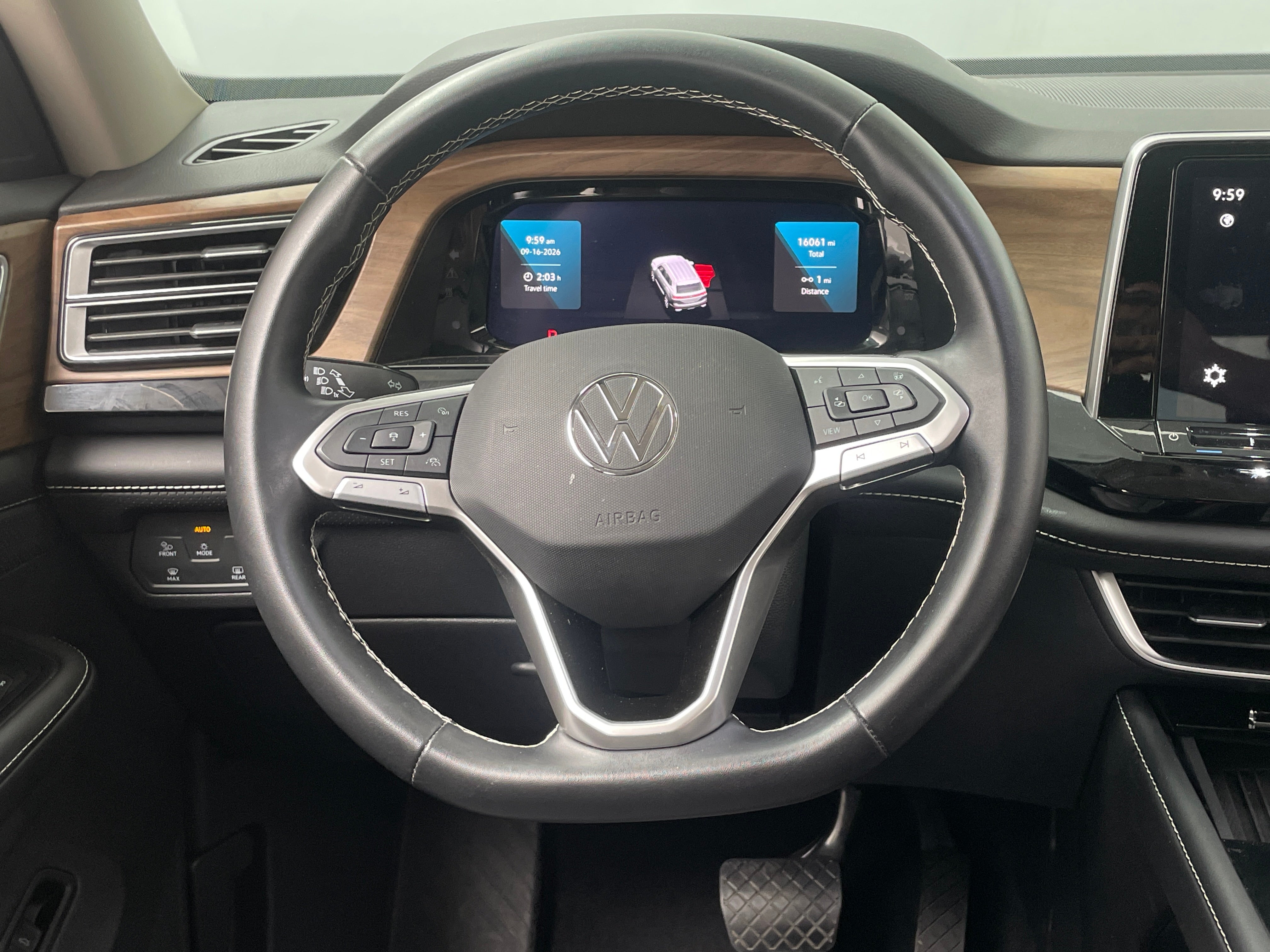 2026 Volkswagen Atlas SE w/Tech