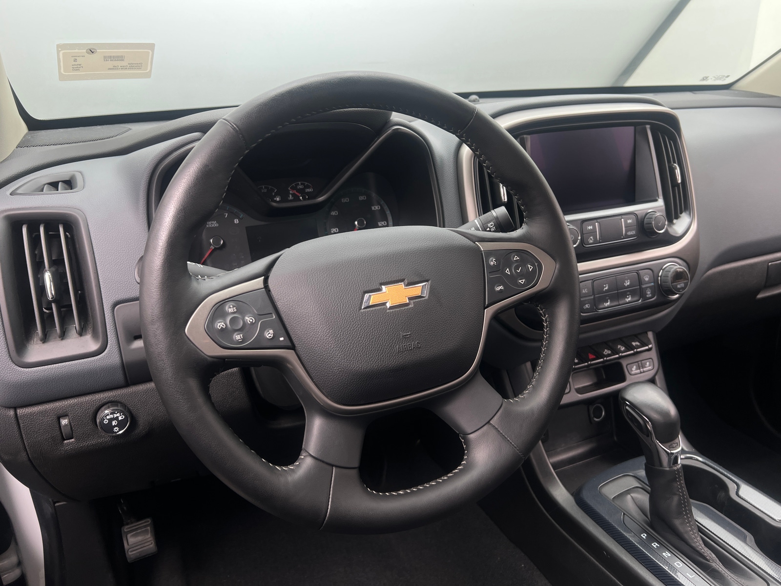 Thumbnail: 2022 Chevrolet Colorado - 4
