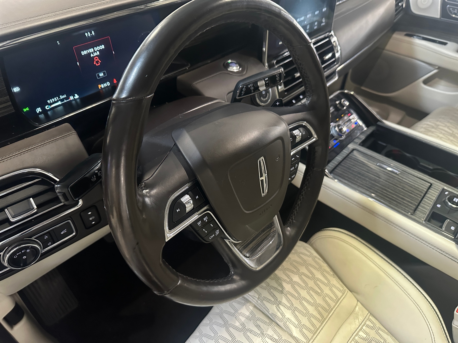 Thumbnail: 2020 Lincoln Navigator L - 4