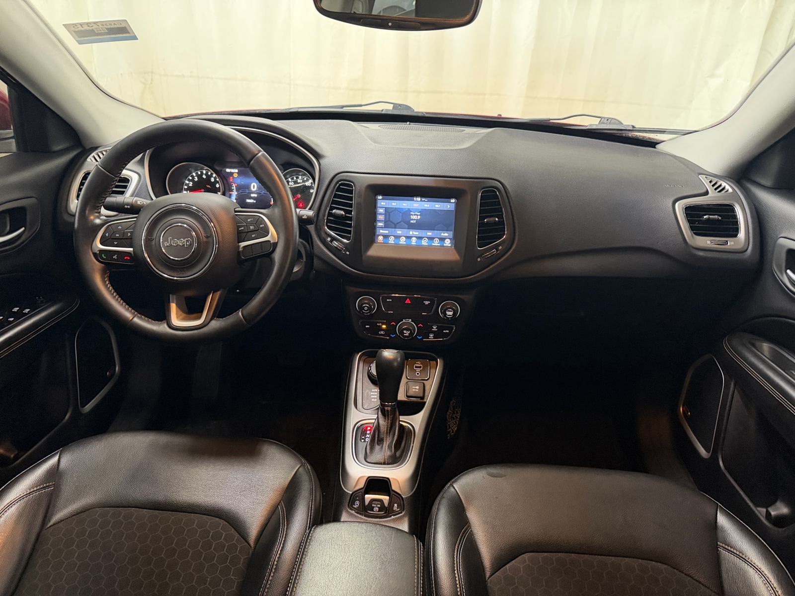 Thumbnail: 2017 Jeep Compass - 3