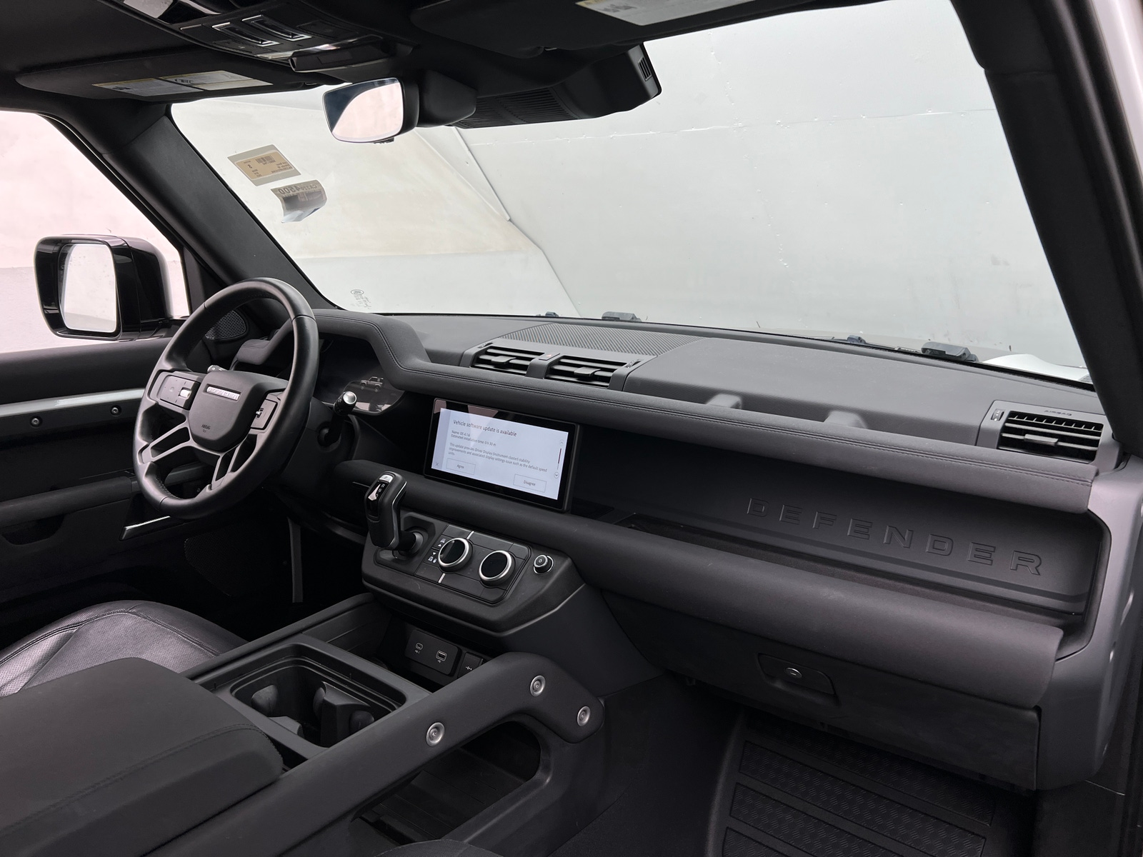 Thumbnail: 2023 Land Rover Defender - 3