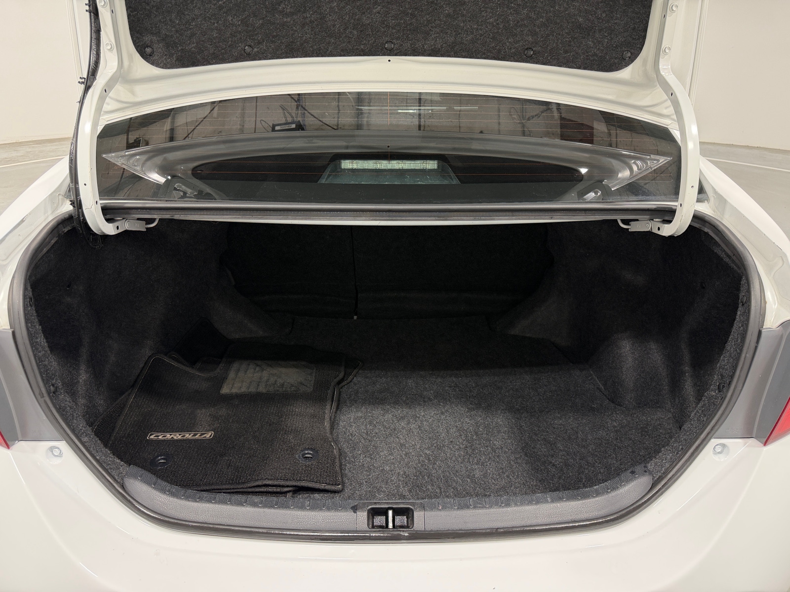 Thumbnail: 2014 Toyota Corolla - 6