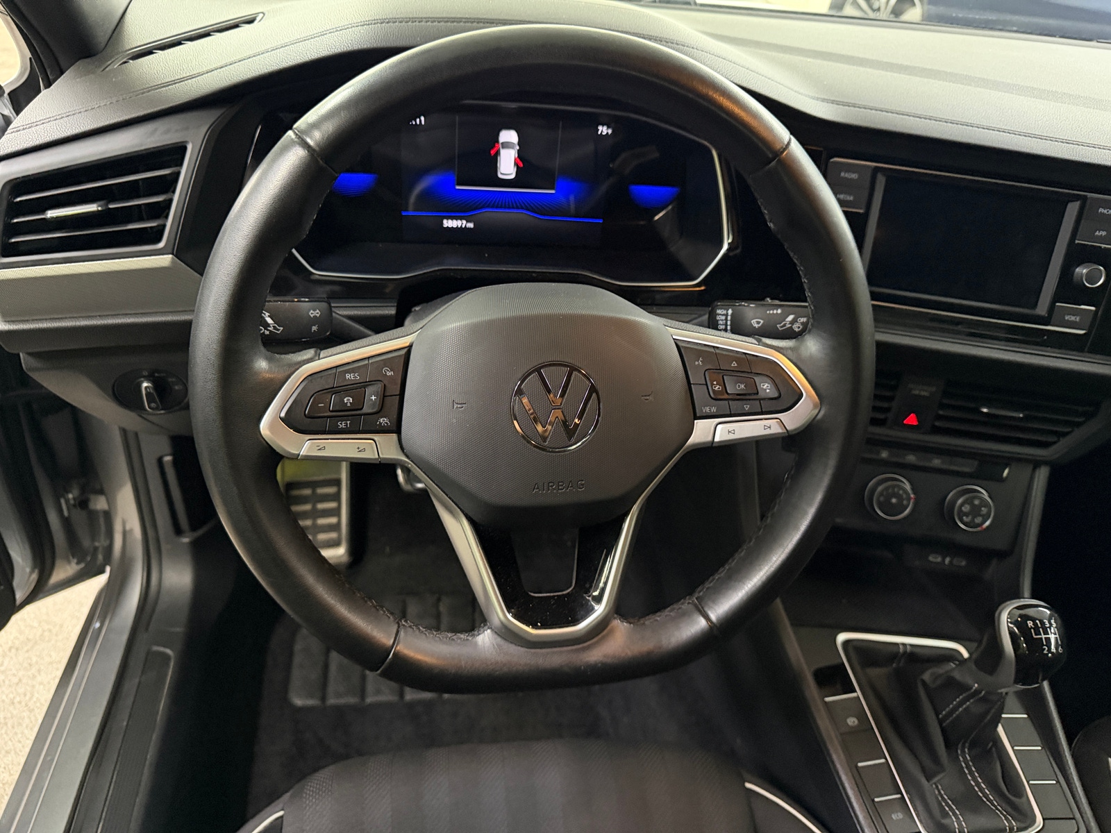 Thumbnail: 2023 Volkswagen Jetta - 5