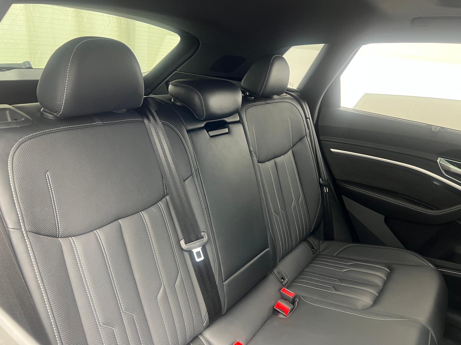 Thumbnail: 2019 Audi e-tron - 6