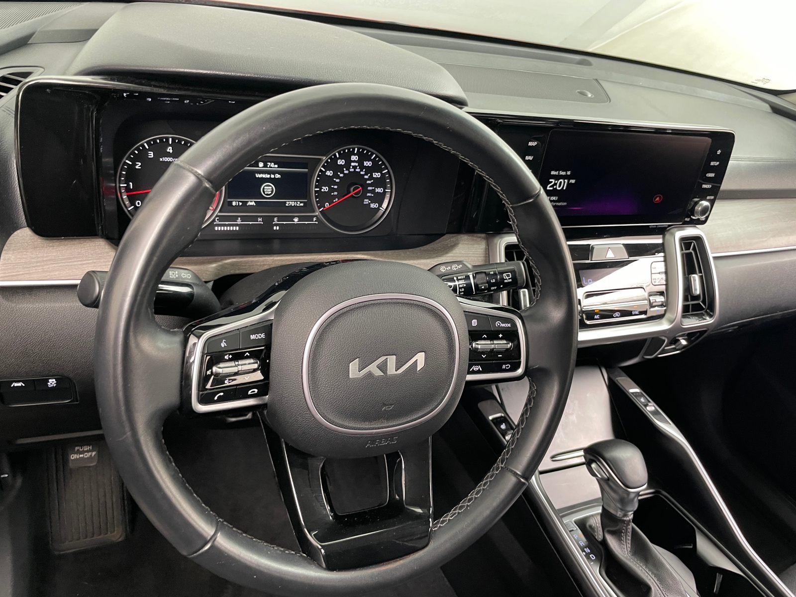 Thumbnail: 2023 Kia Sorento - 4