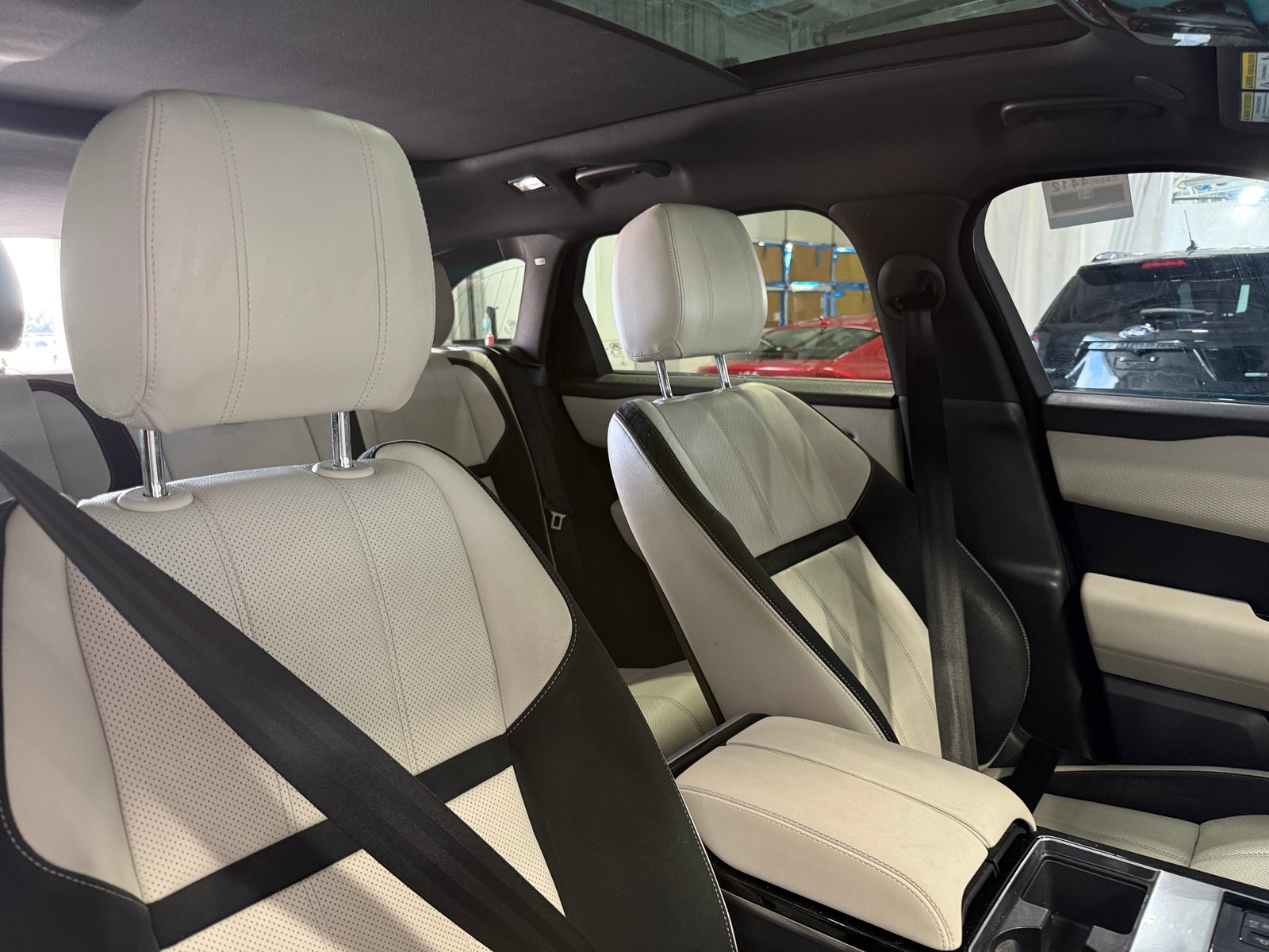 Thumbnail: 2022 Land Rover Range Rover Velar - 2