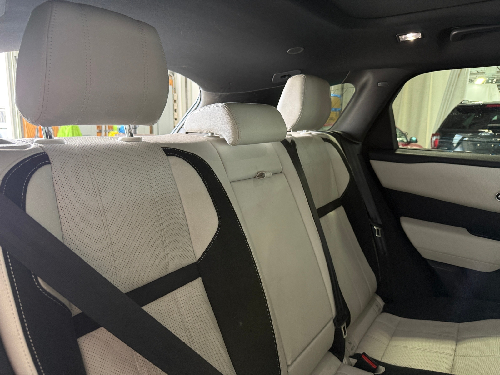 Thumbnail: 2022 Land Rover Range Rover Velar - 6