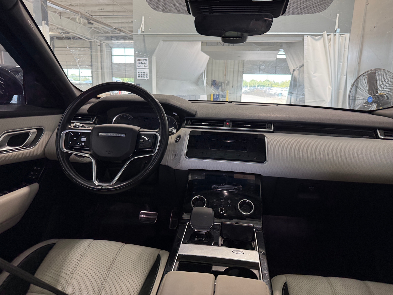 Thumbnail: 2022 Land Rover Range Rover Velar - 3