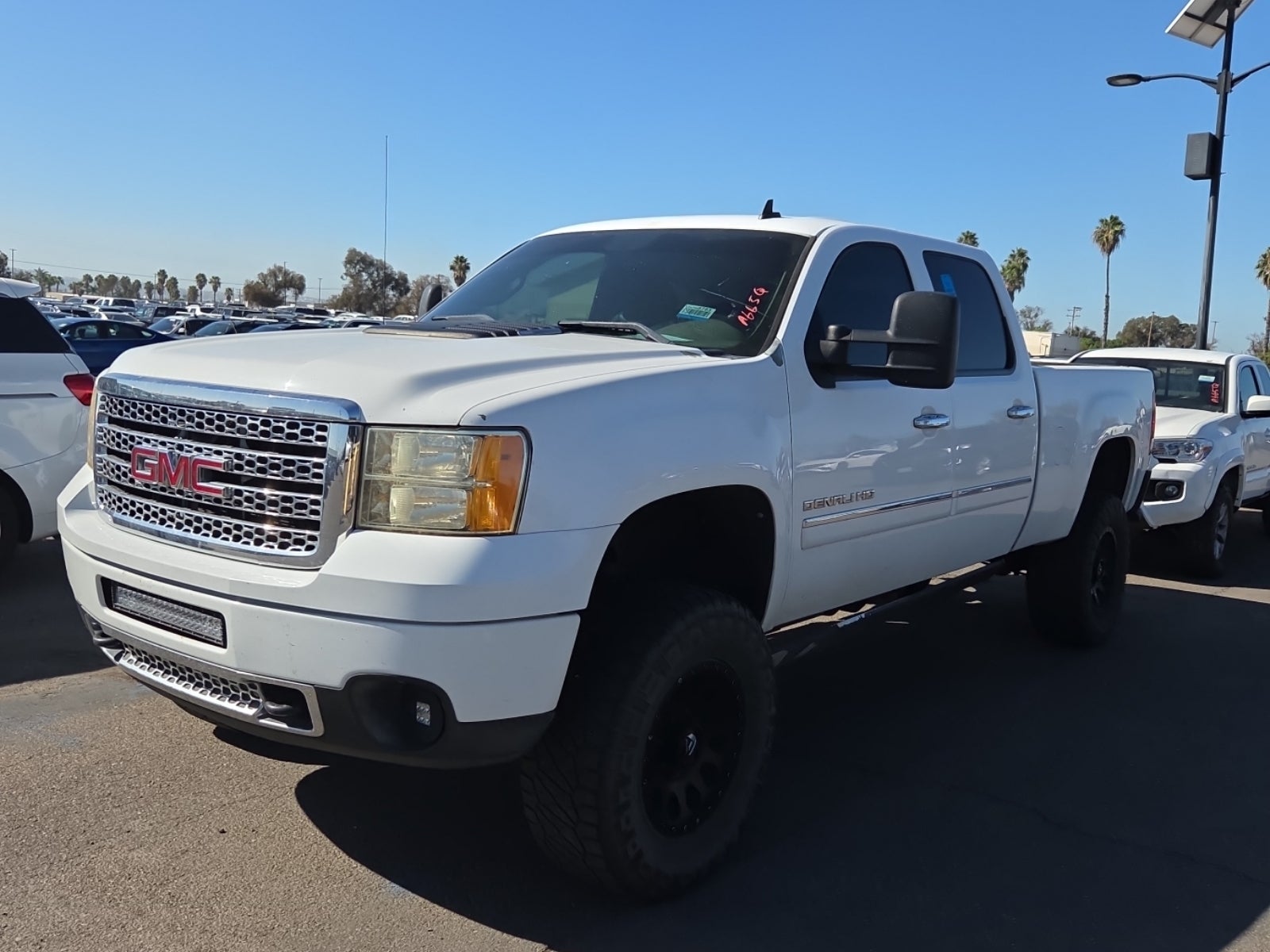 2011 GMC Sierra 2500HD 4WD Crew Cab 153.7" Denali