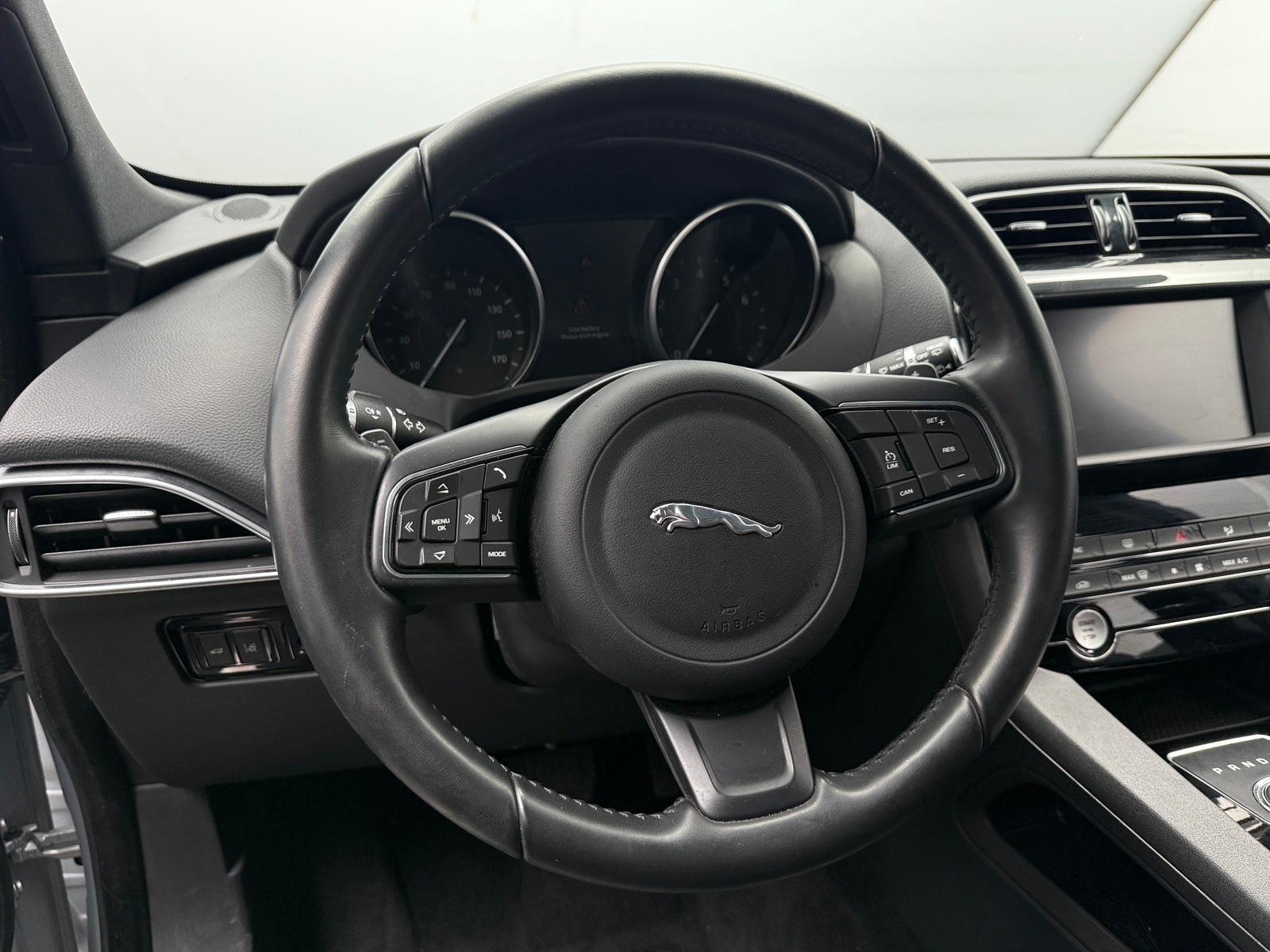 Thumbnail: 2018 Jaguar F-Pace - 4