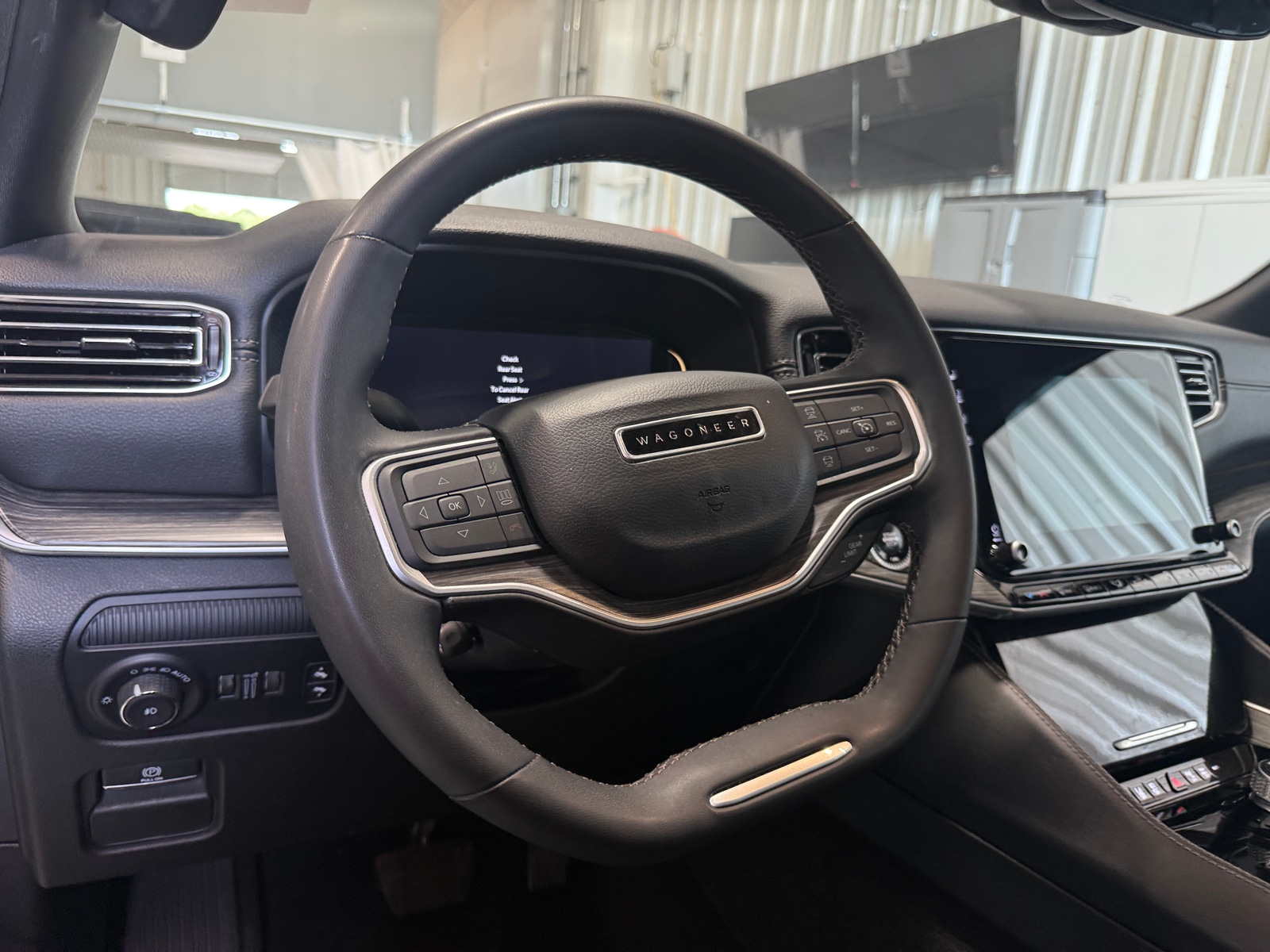 Thumbnail: 2024 Jeep Wagoneer - 4