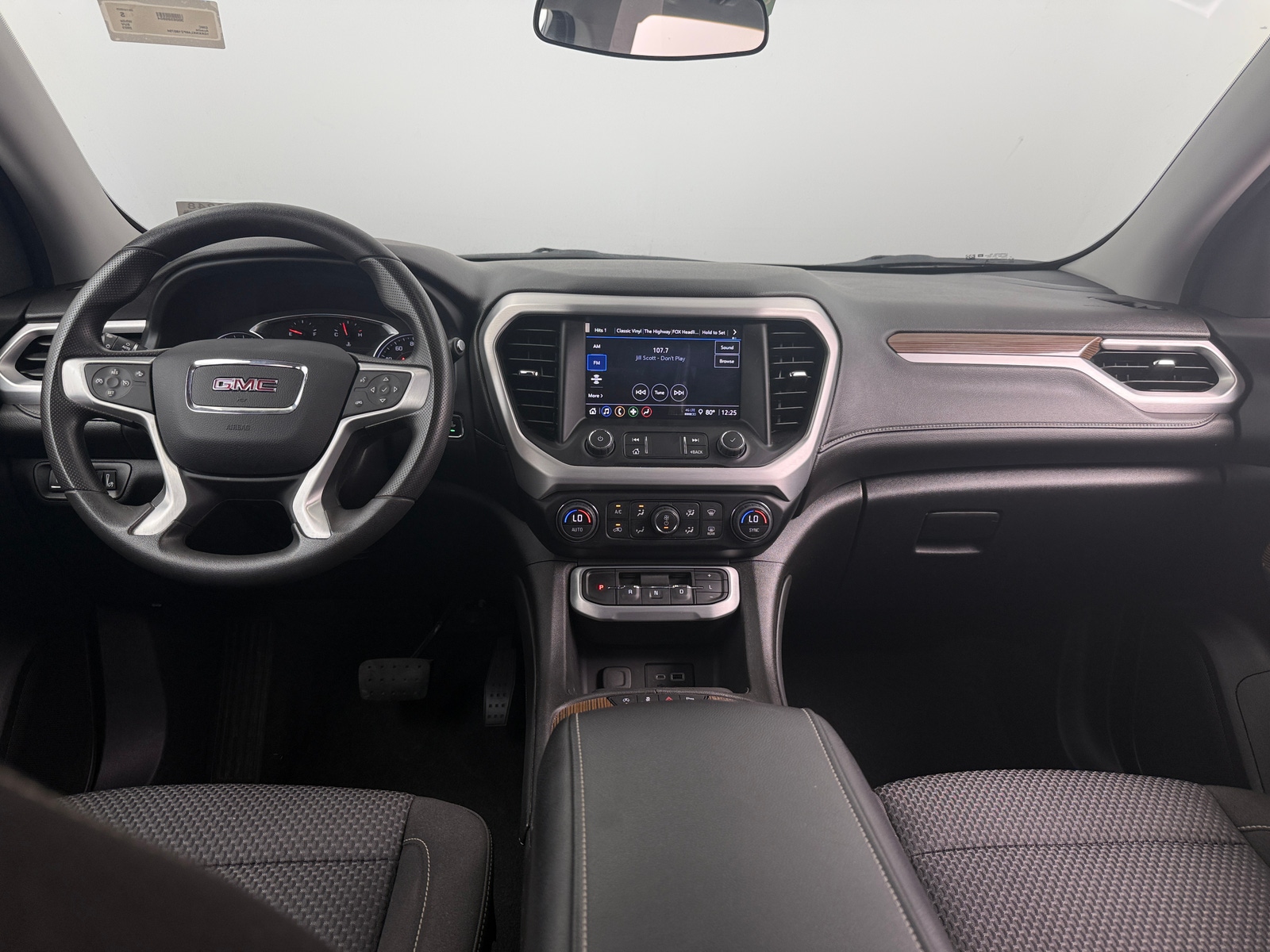 Thumbnail: 2023 GMC Acadia - 3