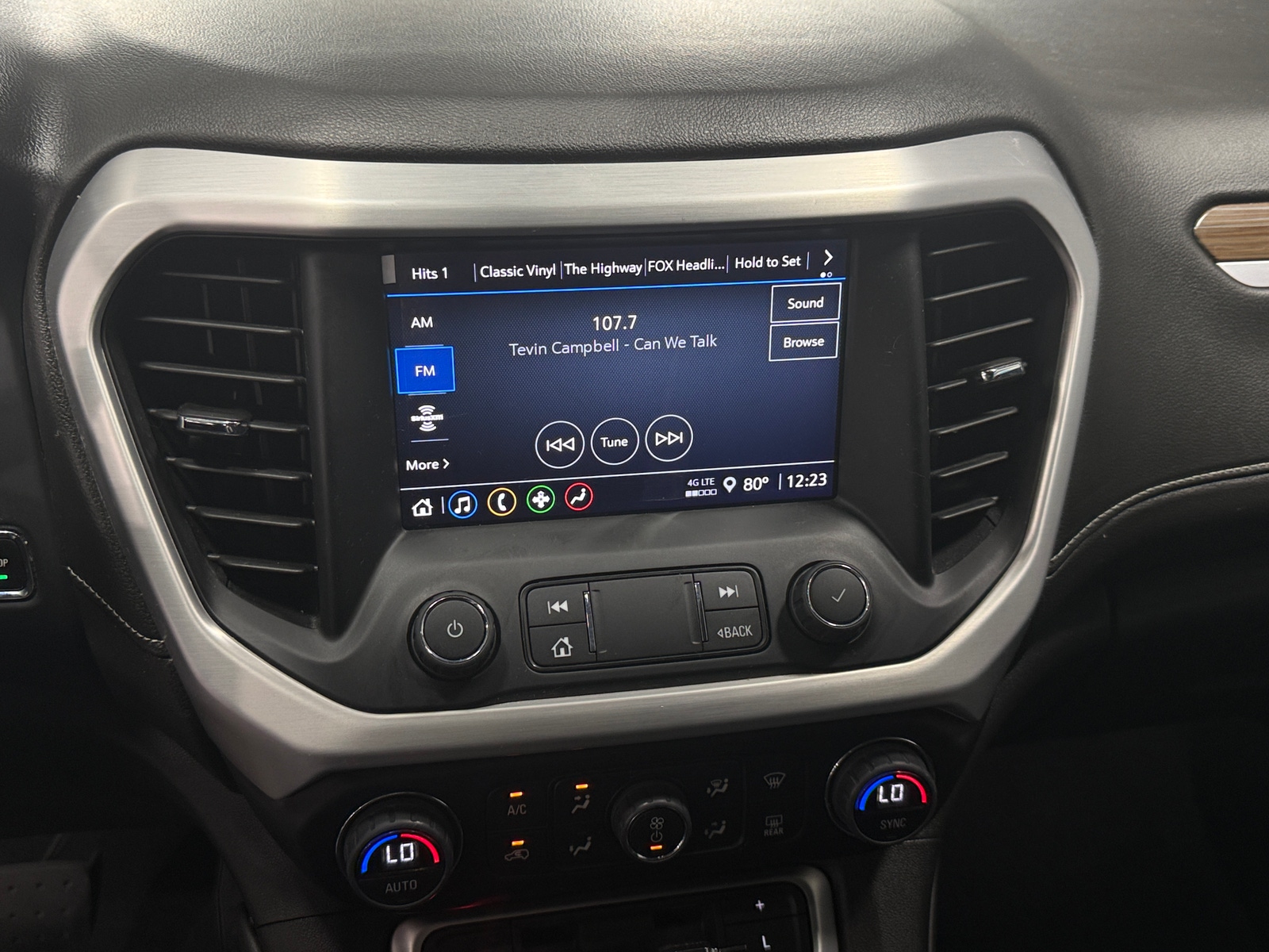 Thumbnail: 2023 GMC Acadia - 4