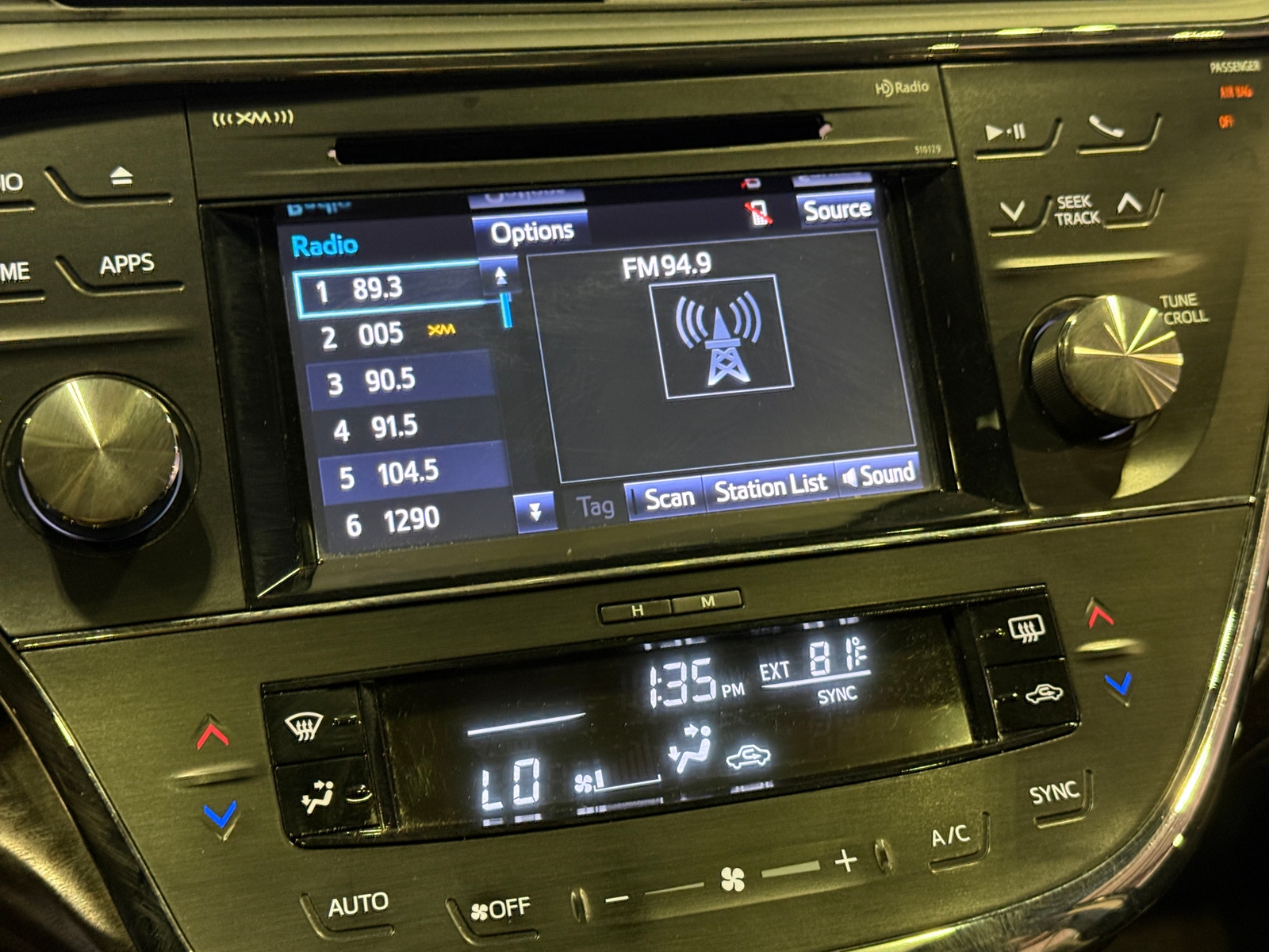 Thumbnail: 2016 Toyota Avalon - 3