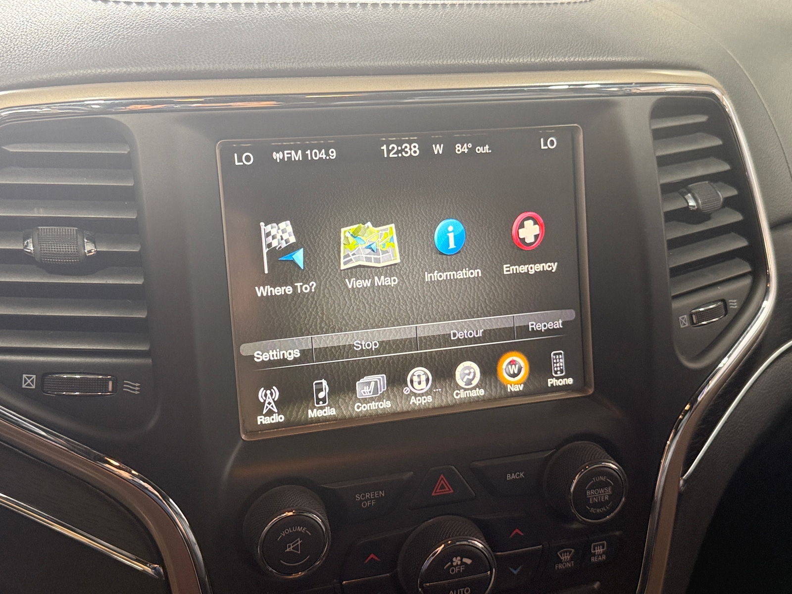 Thumbnail: 2015 Jeep Grand Cherokee - 3