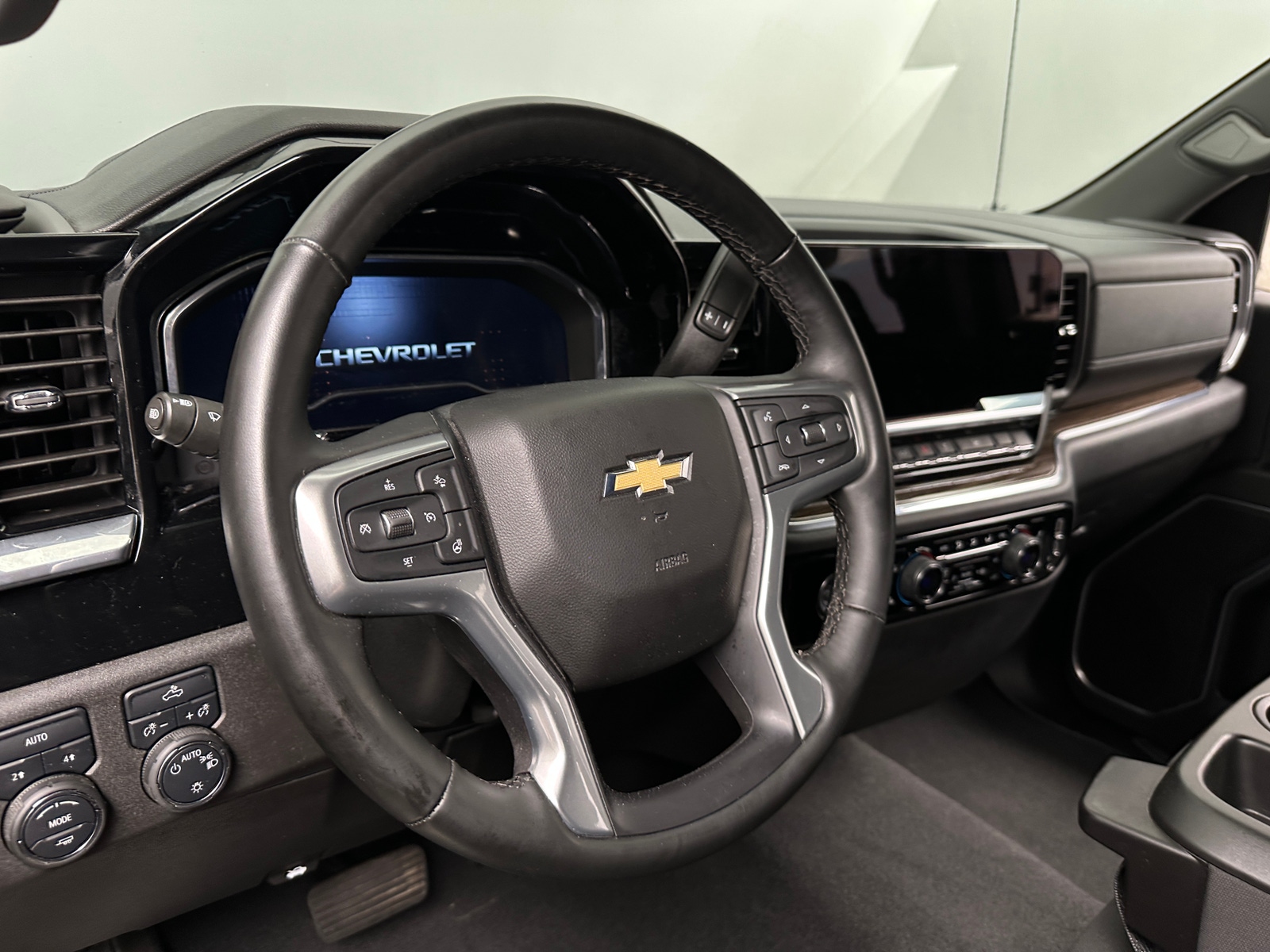 Thumbnail: 2024 Chevrolet Silverado 1500 - 5