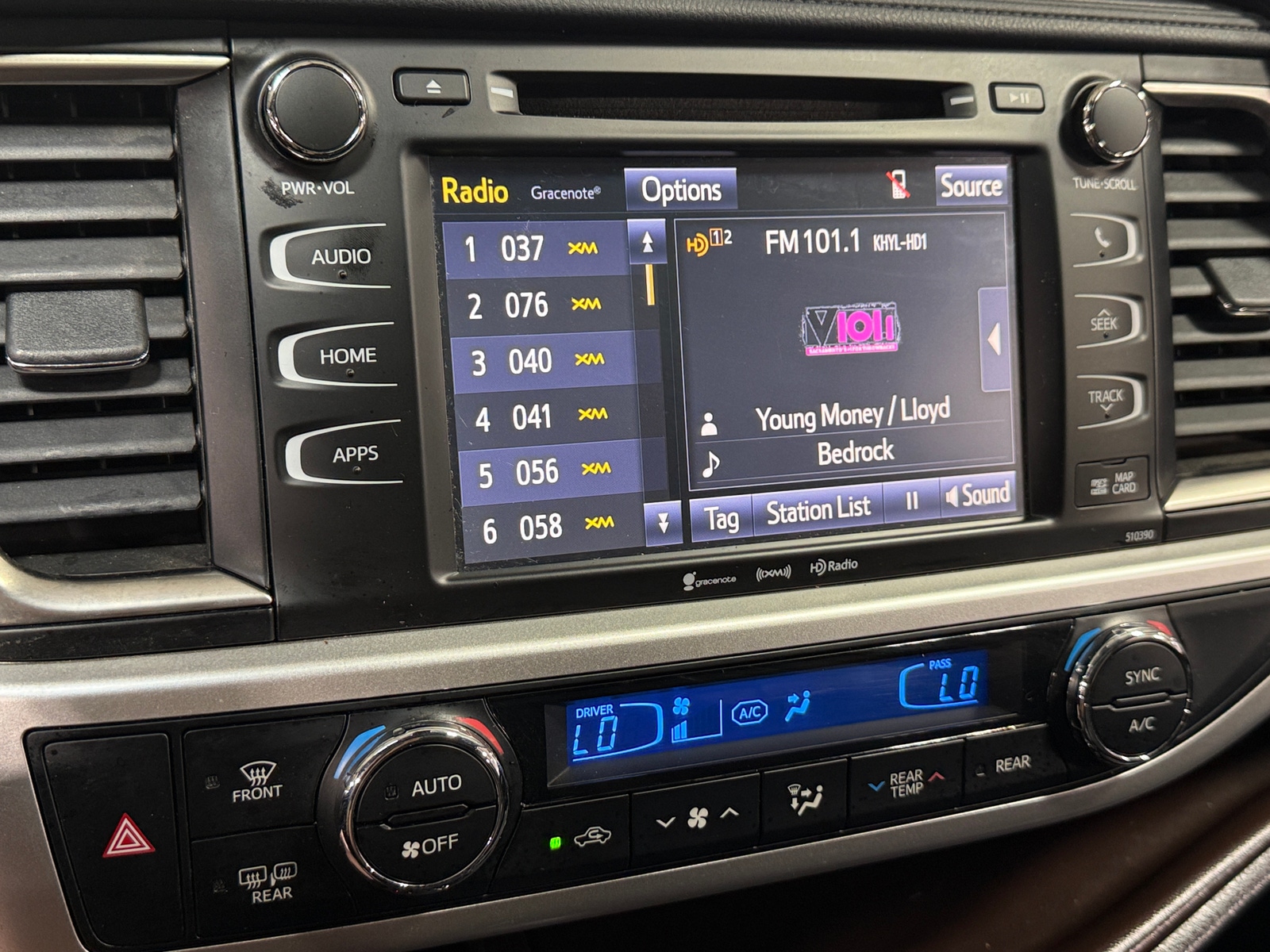 Thumbnail: 2019 Toyota Highlander - 3