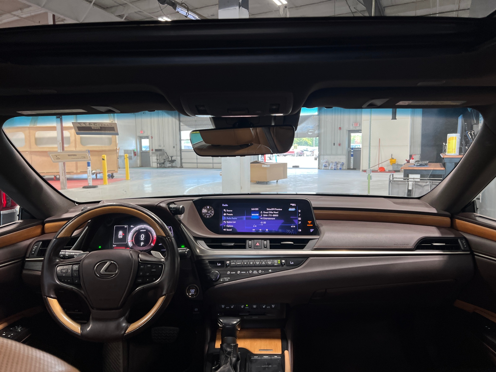 Thumbnail: 2019 Lexus ES - 3
