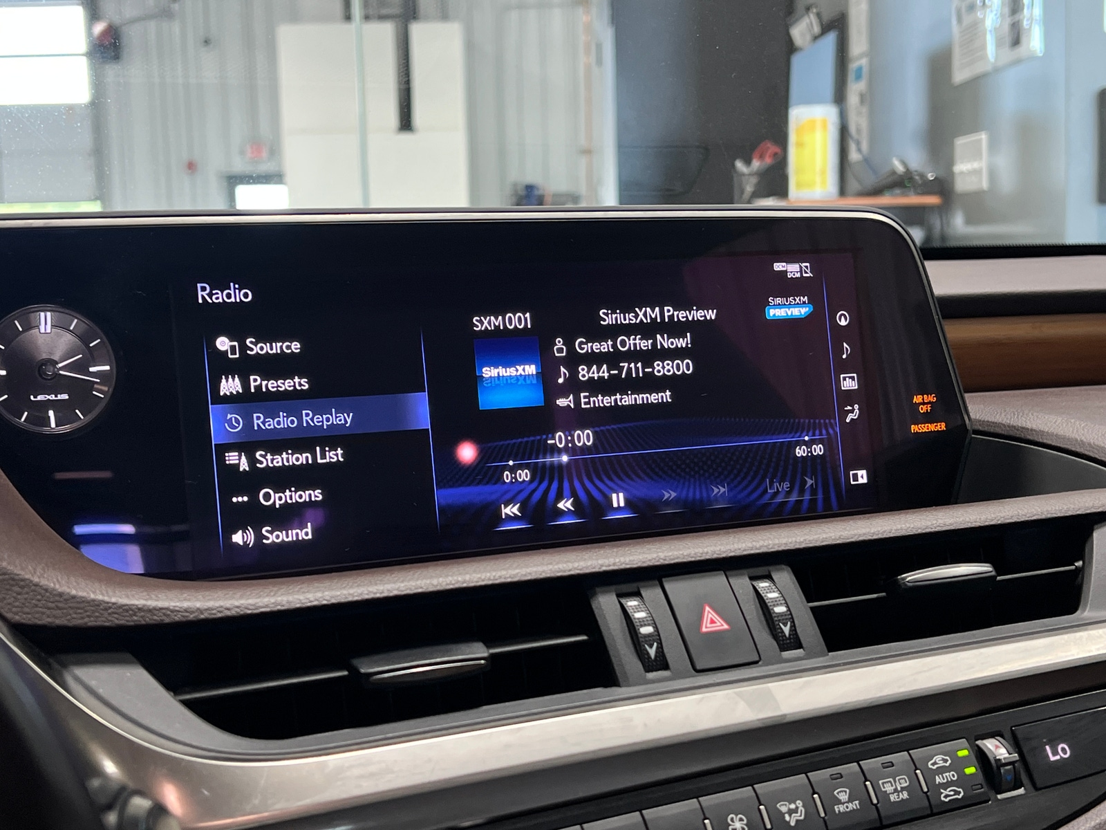 Thumbnail: 2019 Lexus ES - 4
