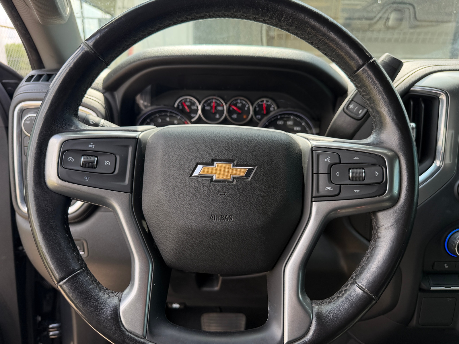 Thumbnail: 2022 Chevrolet Silverado 1500 - 5