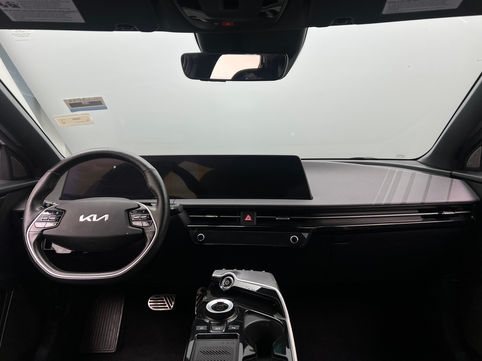 Thumbnail: 2023 Kia EV6 - 2