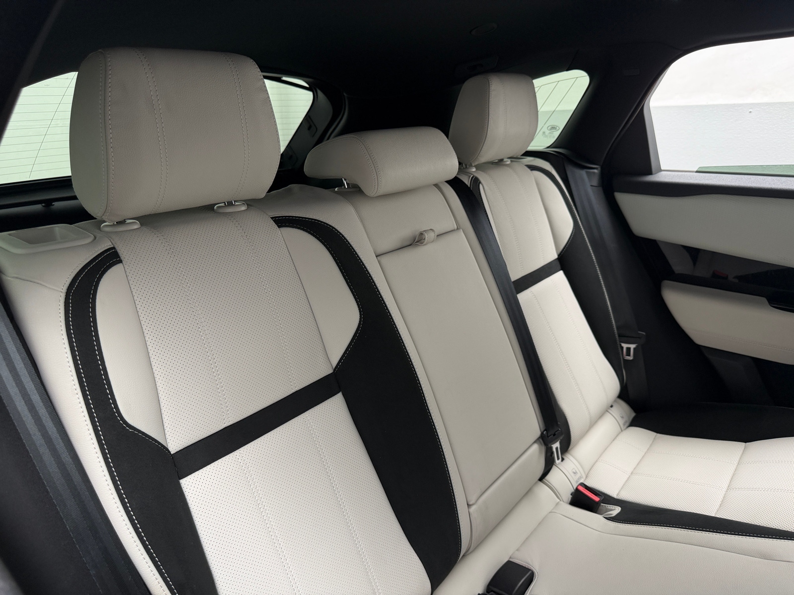 Thumbnail: 2021 Land Rover Range Rover Velar - 6