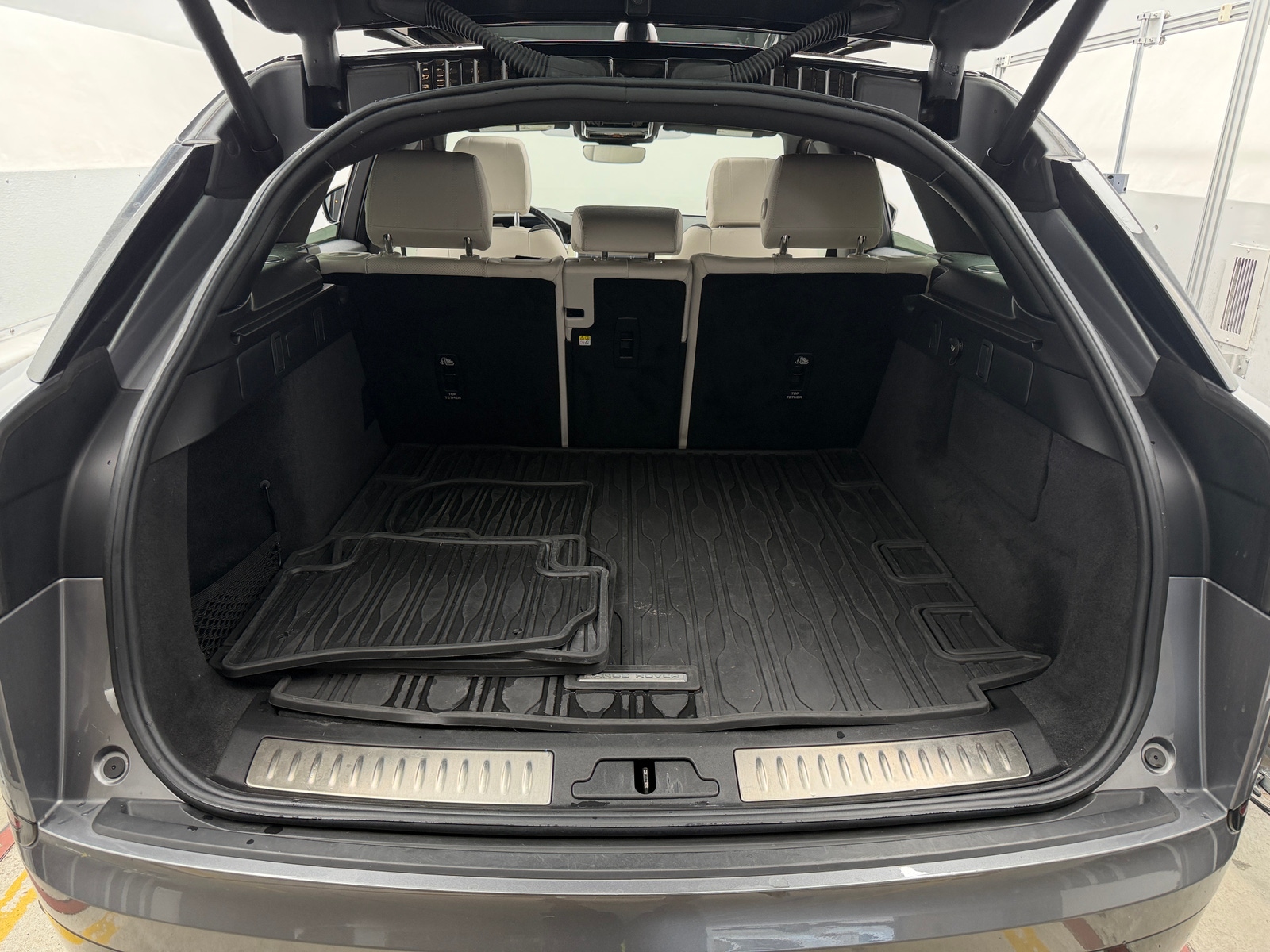 Thumbnail: 2021 Land Rover Range Rover Velar - 7