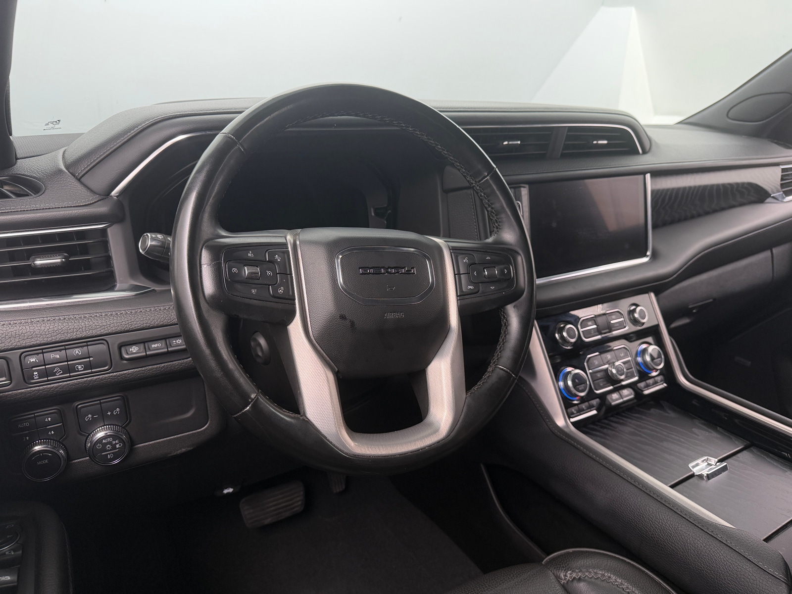 Thumbnail: 2023 GMC Yukon - 4