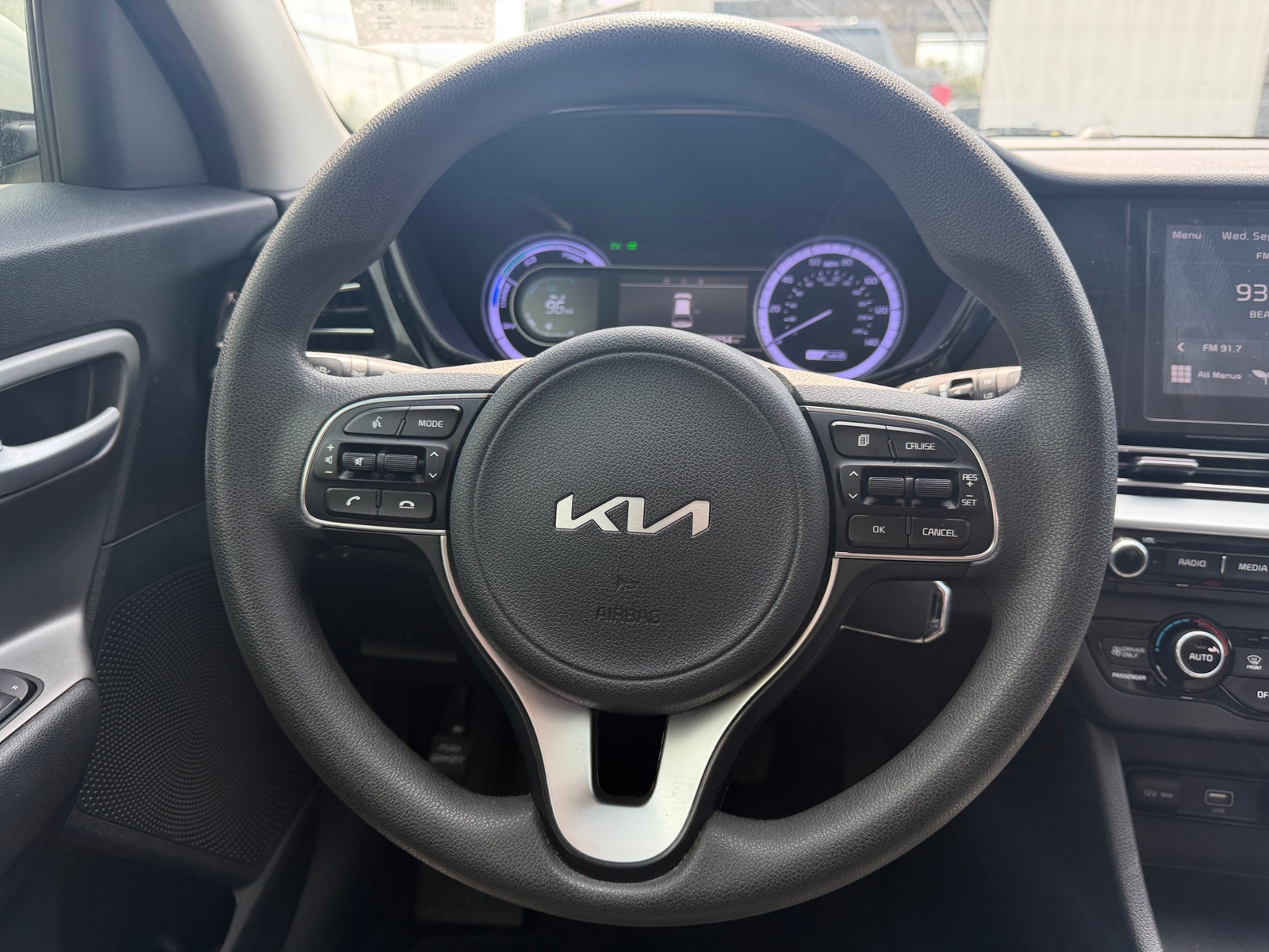 Thumbnail: 2022 Kia Niro - 5