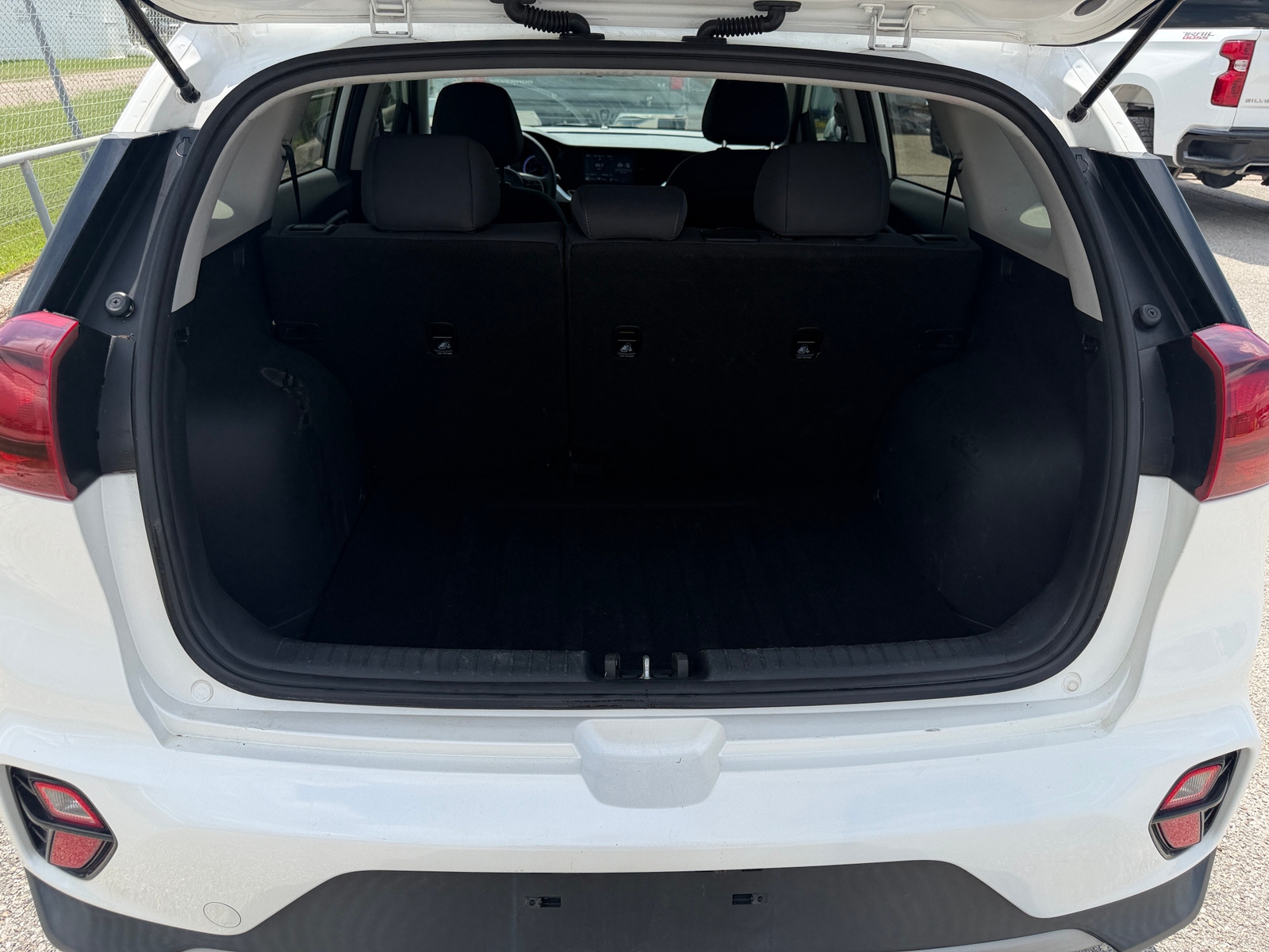 Thumbnail: 2022 Kia Niro - 7