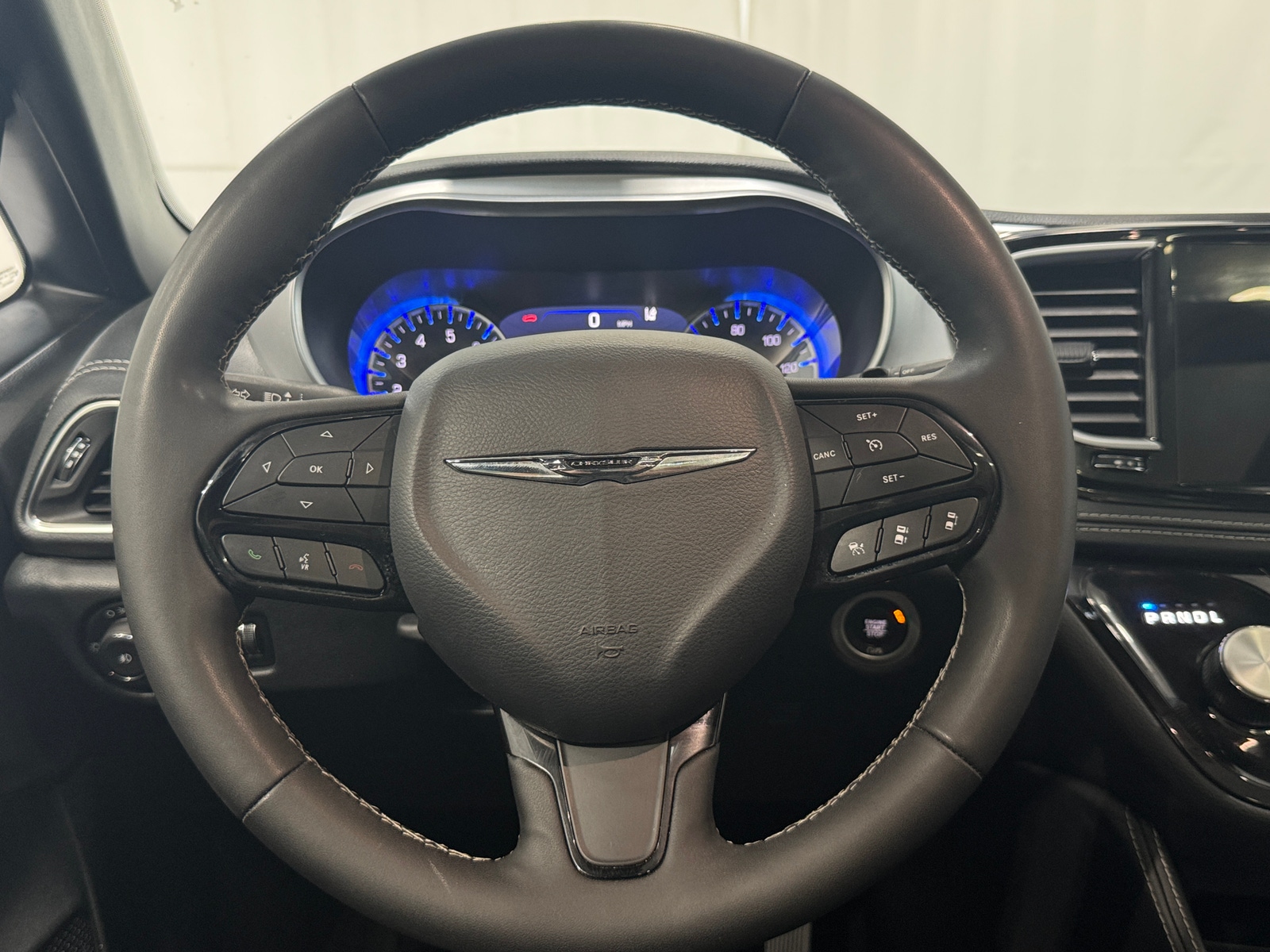 Thumbnail: 2025 Chrysler Pacifica - 4