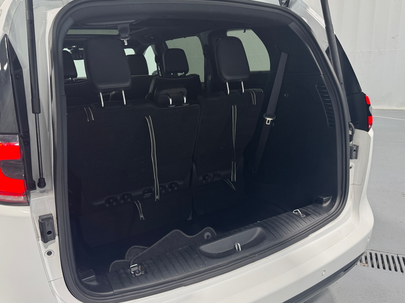 Thumbnail: 2025 Chrysler Pacifica - 6